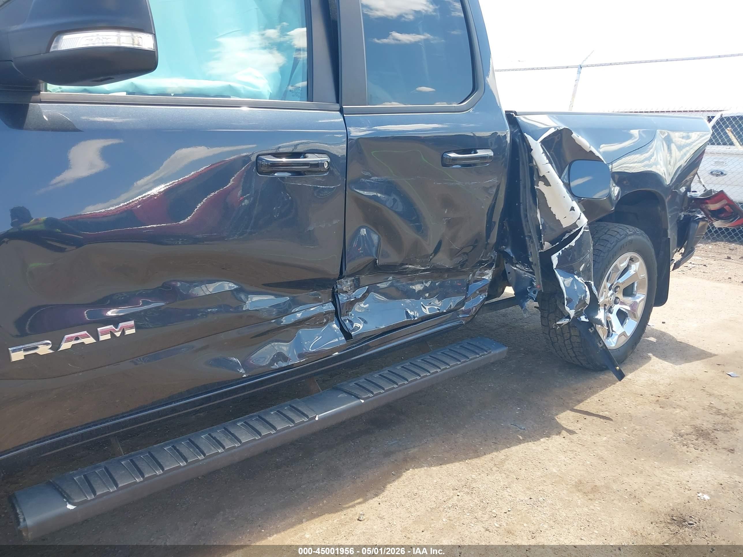2020 Ram 1500 Big Horn  4x4 6'4 Box Black vin: 1C6SRFBT0LN420316