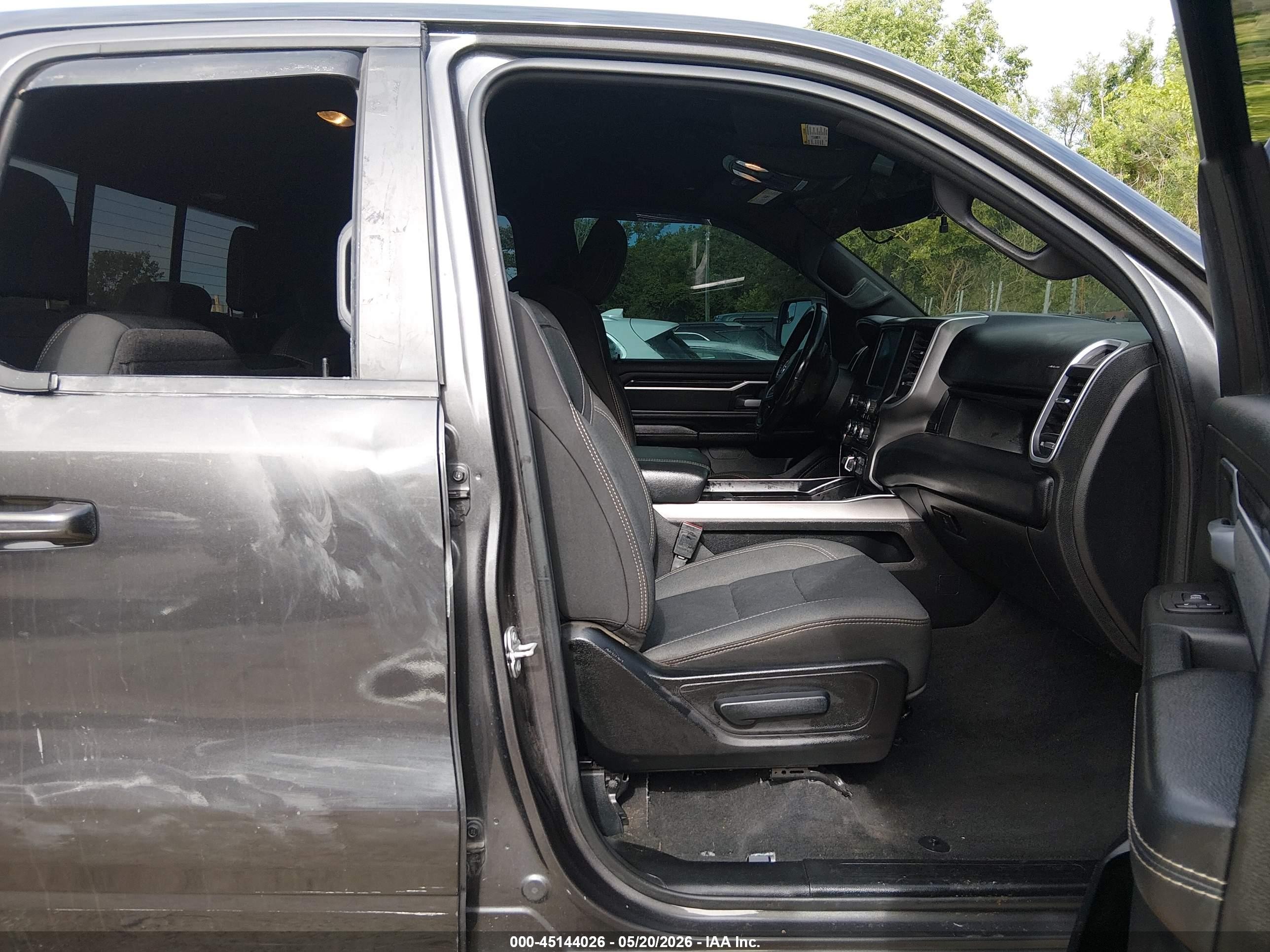 2022 Ram 1500 Big Horn  4x4 6'4 Box Gray vin: 1C6SRFBT0NN134212