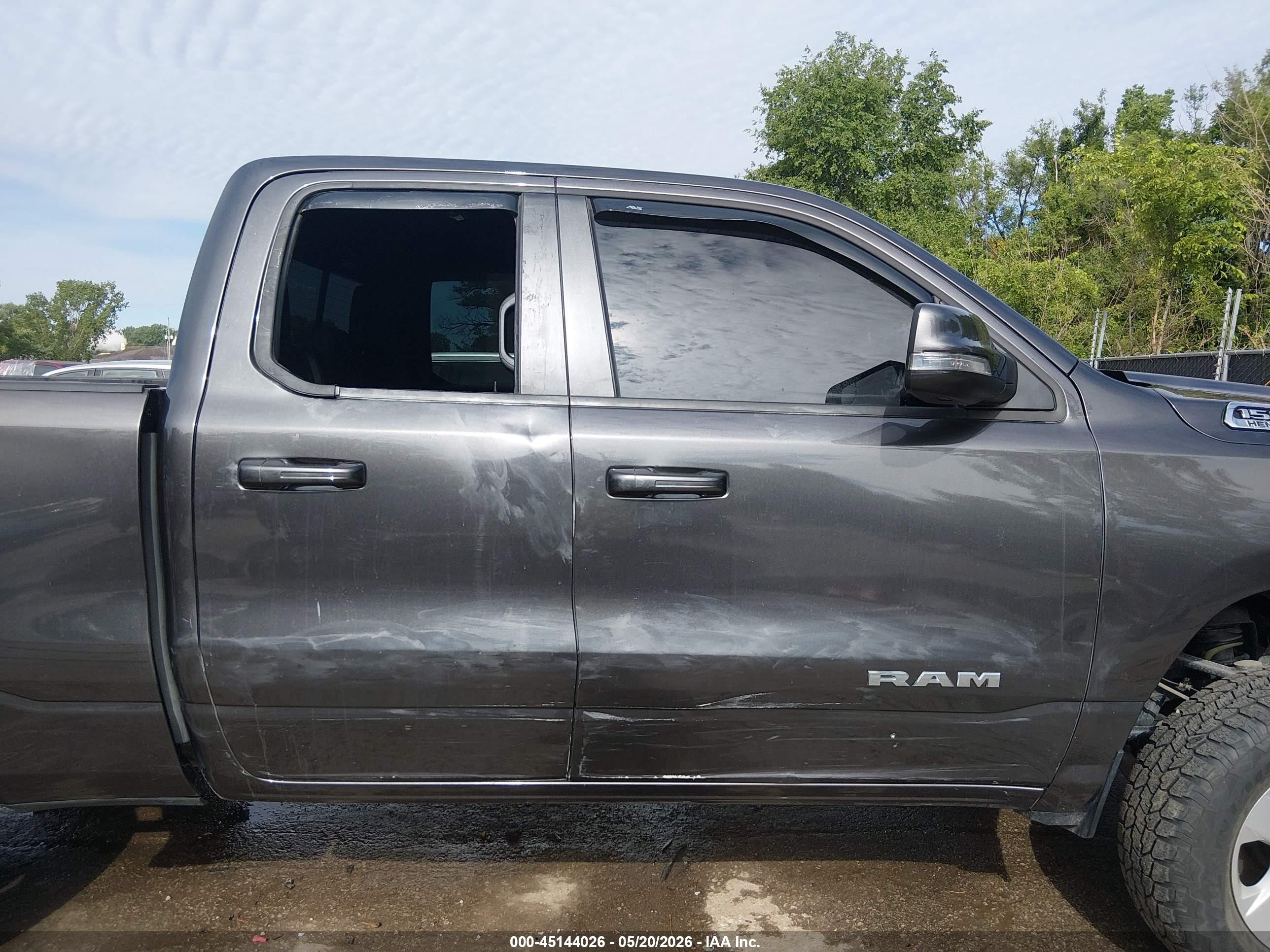 2022 Ram 1500 Big Horn  4x4 6'4 Box Gray vin: 1C6SRFBT0NN134212