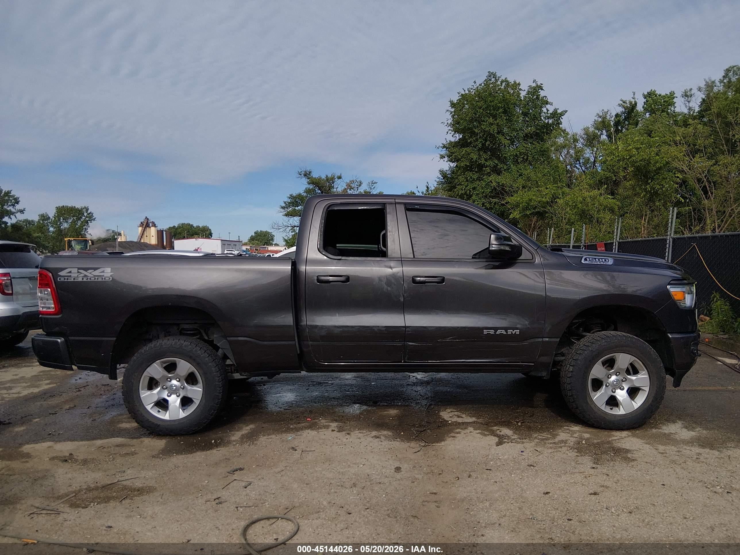 2022 Ram 1500 Big Horn  4x4 6'4 Box Gray vin: 1C6SRFBT0NN134212