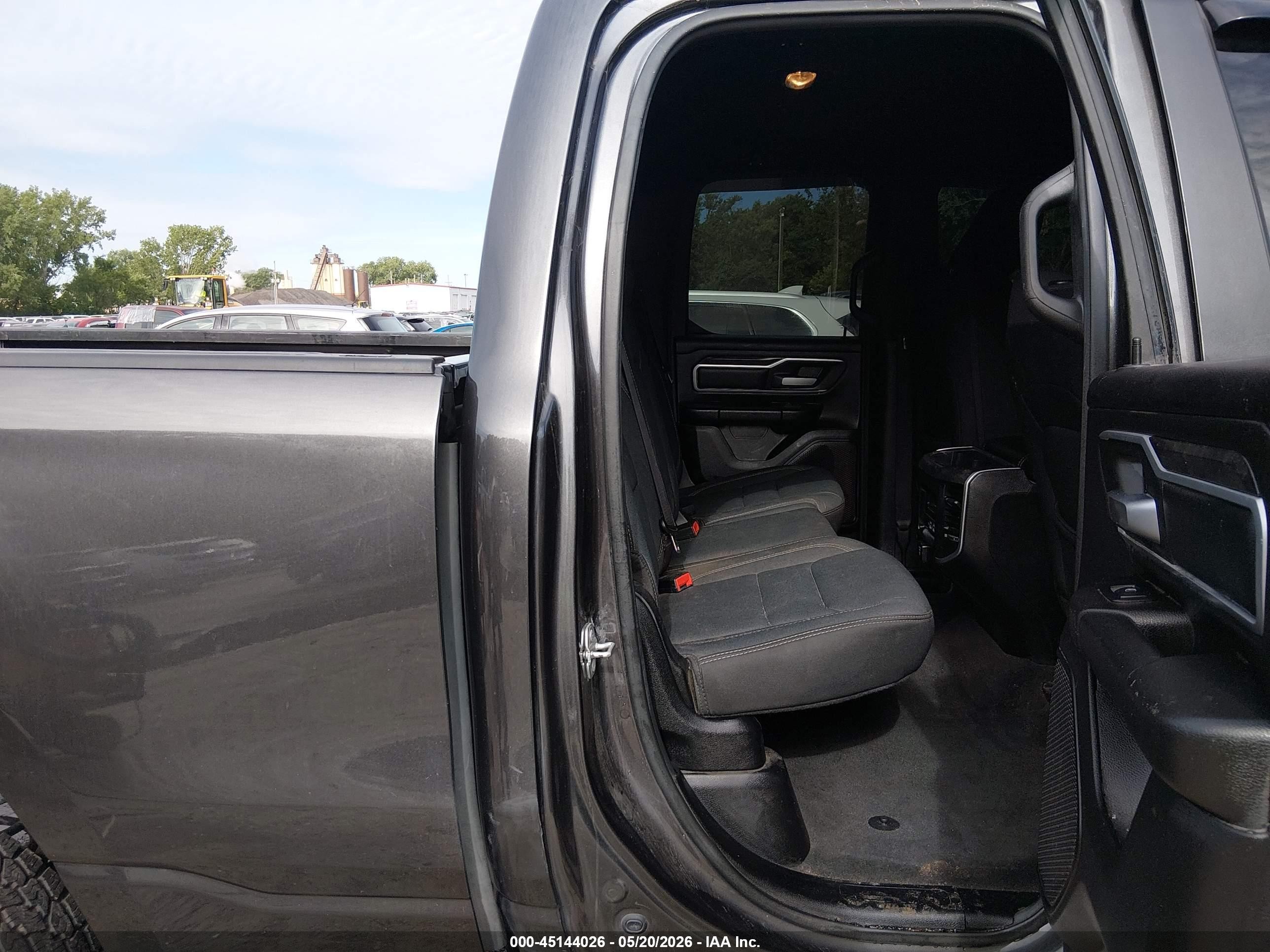 2022 Ram 1500 Big Horn  4x4 6'4 Box Gray vin: 1C6SRFBT0NN134212