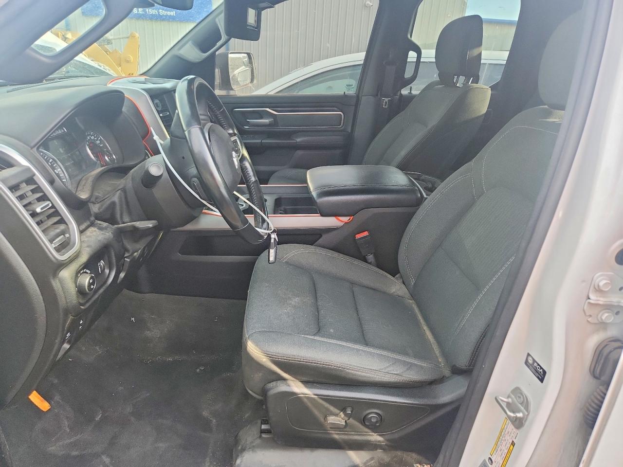 2021 Ram 1500 Big Horn/lone Star Белый vin: 1C6SRFBT8MN692159