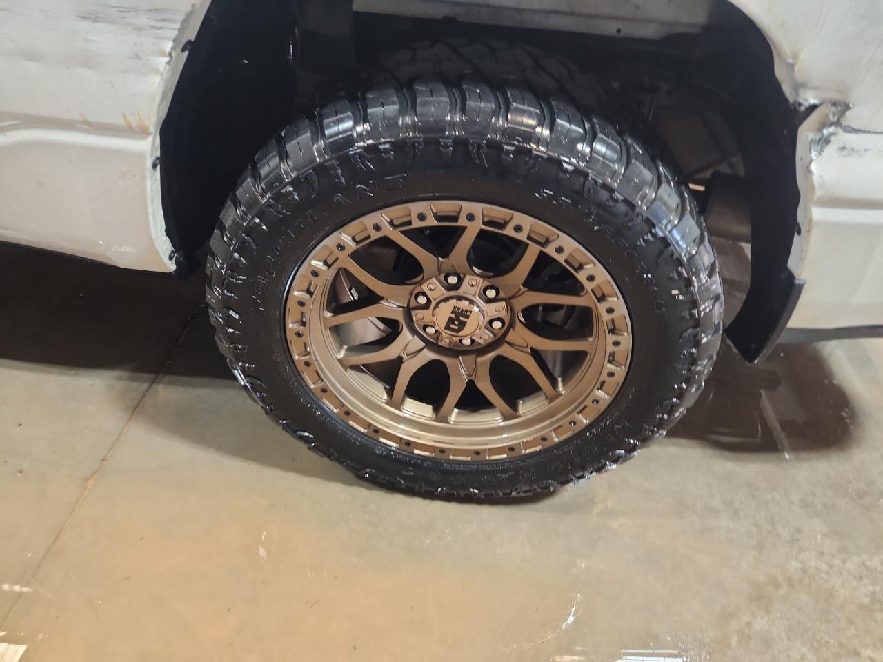 2021 Ram 1500 Big Horn/lone Star Белый vin: 1C6SRFBT8MN692159 Damage: Left Rear Wheel, Aftermarket, Acceptable
