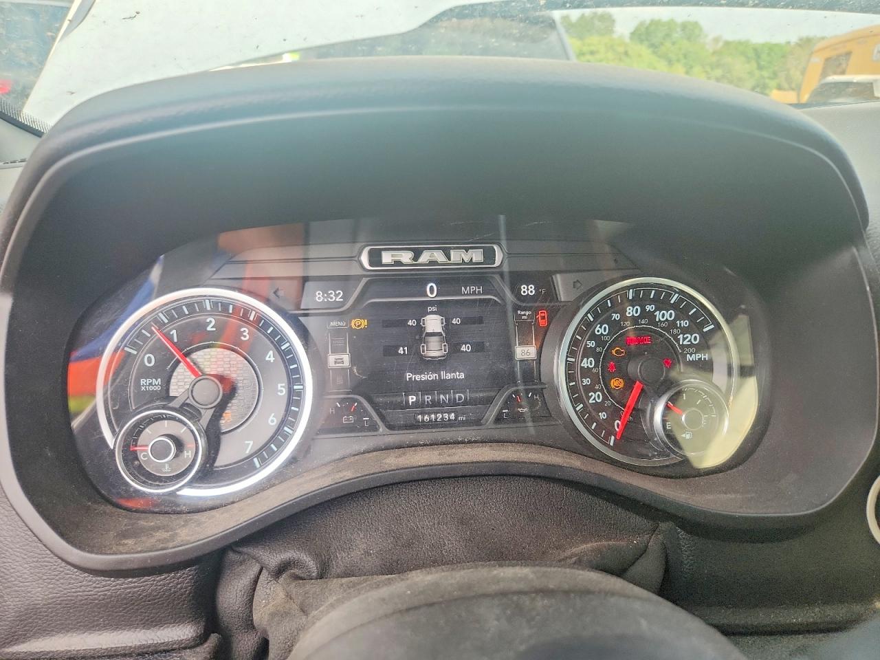 2021 Ram 1500 Big Horn/lone Star Белый vin: 1C6SRFBT8MN692159