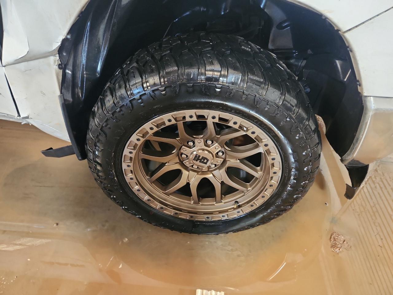 2021 Ram 1500 Big Horn/lone Star Белый vin: 1C6SRFBT8MN692159 Damage: Right Front Wheel, Aftermarket, Acceptable