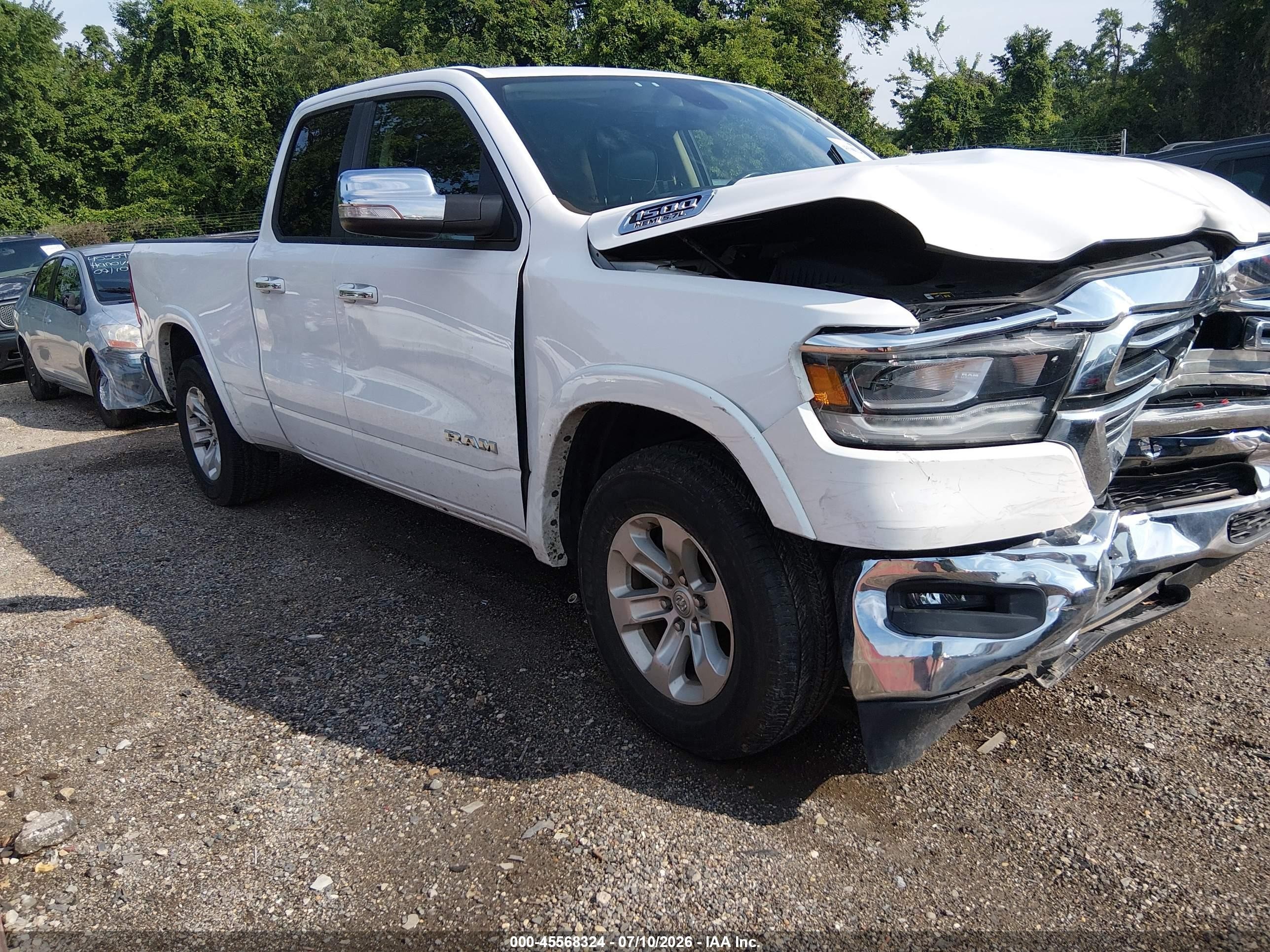 2020 Ram 1500 Laramie  4x4 6'4 Box White vin: 1C6SRFDT2LN227484