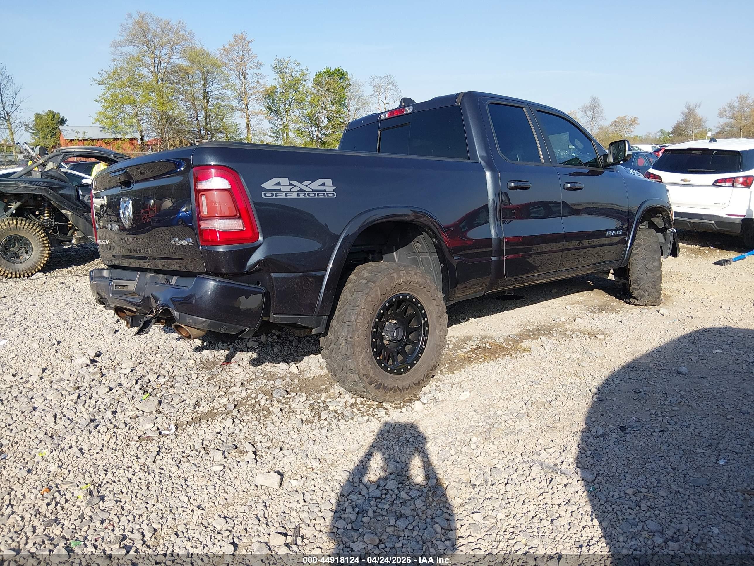 2020 Ram 1500 Laramie  4x4 6'4 Box Black vin: 1C6SRFDTXLN123714