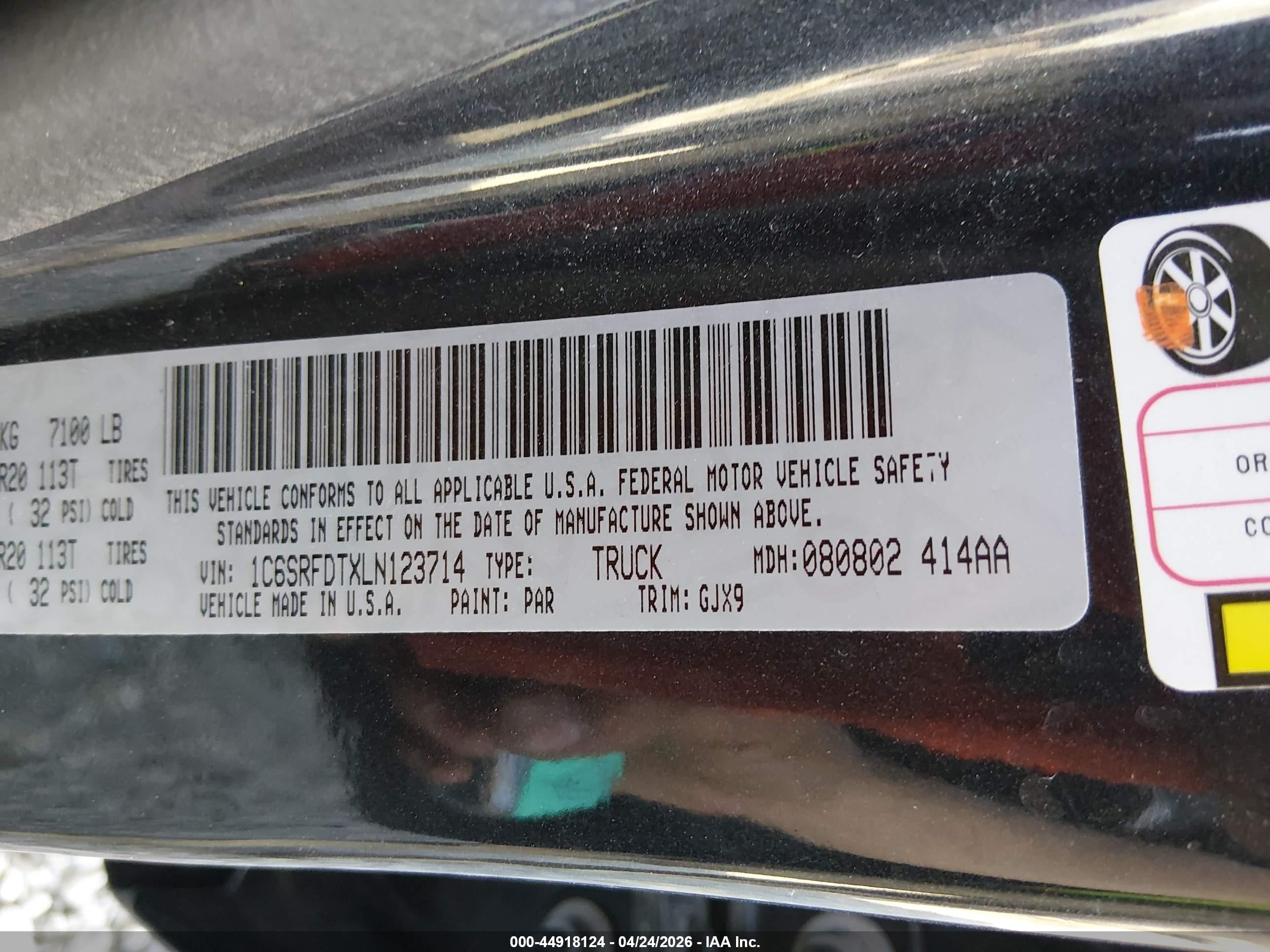 2020 Ram 1500 Laramie  4x4 6'4 Box Black vin: 1C6SRFDTXLN123714