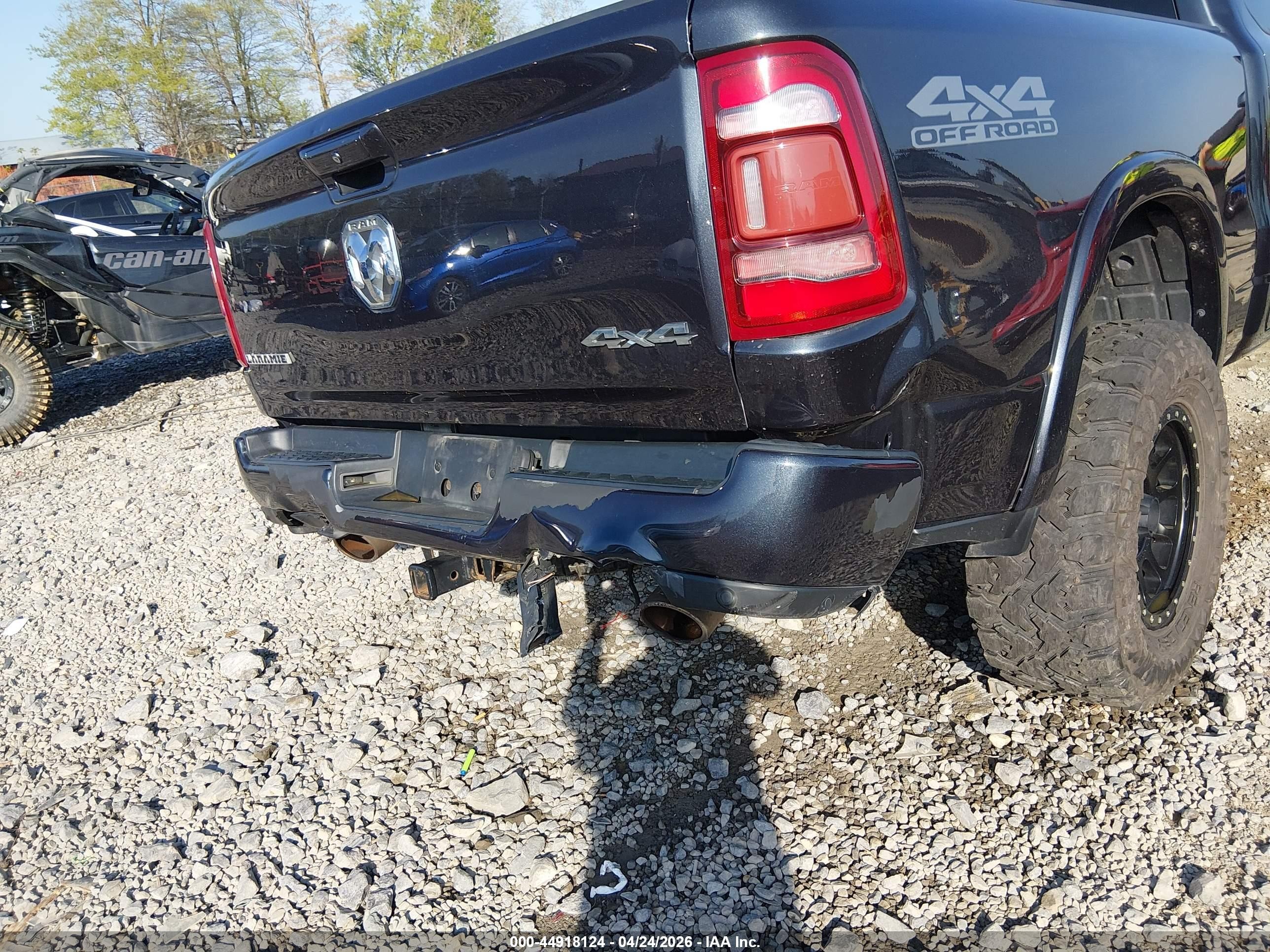 2020 Ram 1500 Laramie  4x4 6'4 Box Black vin: 1C6SRFDTXLN123714
