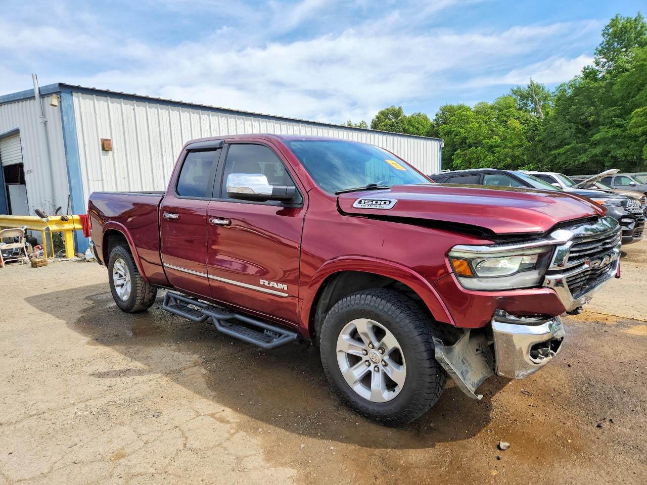 2020 Ram 1500 Laramie Burgundy vin: 1C6SRFDTXLN322388