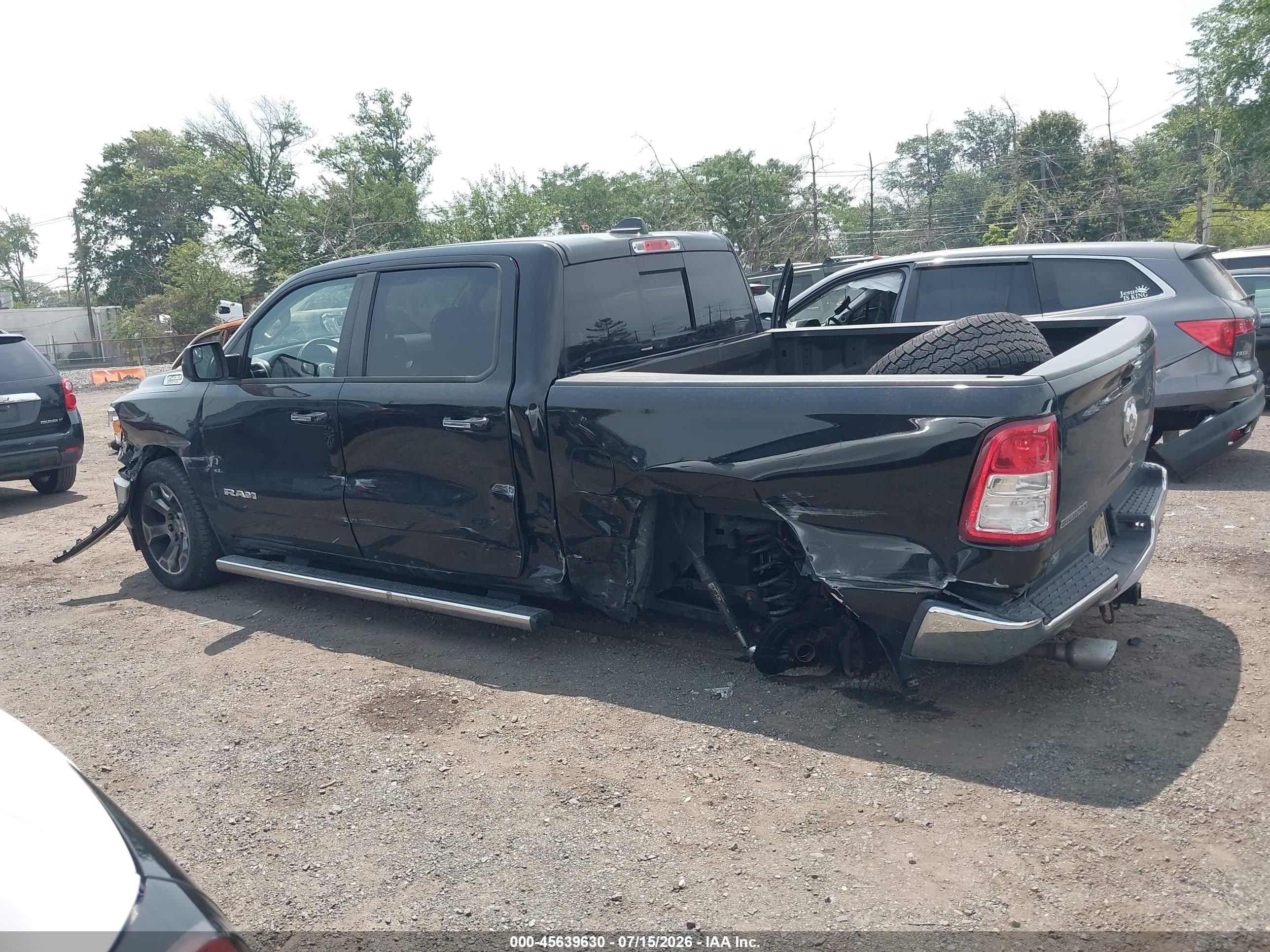 2020 Ram 1500 Big Horn  4x4 5'7 Box Black vin: 1C6SRFFM4LN248388