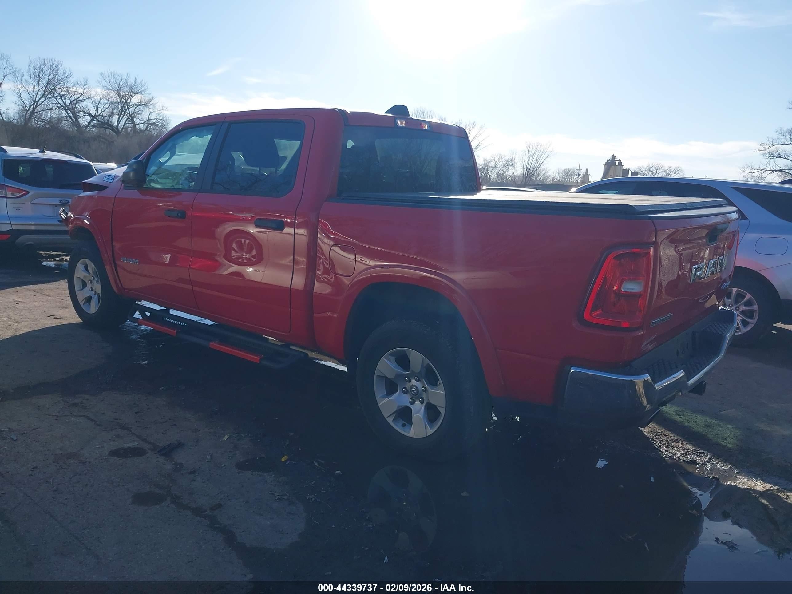 2025 Ram 1500   Red vin: 1C6SRFFP3SN688417