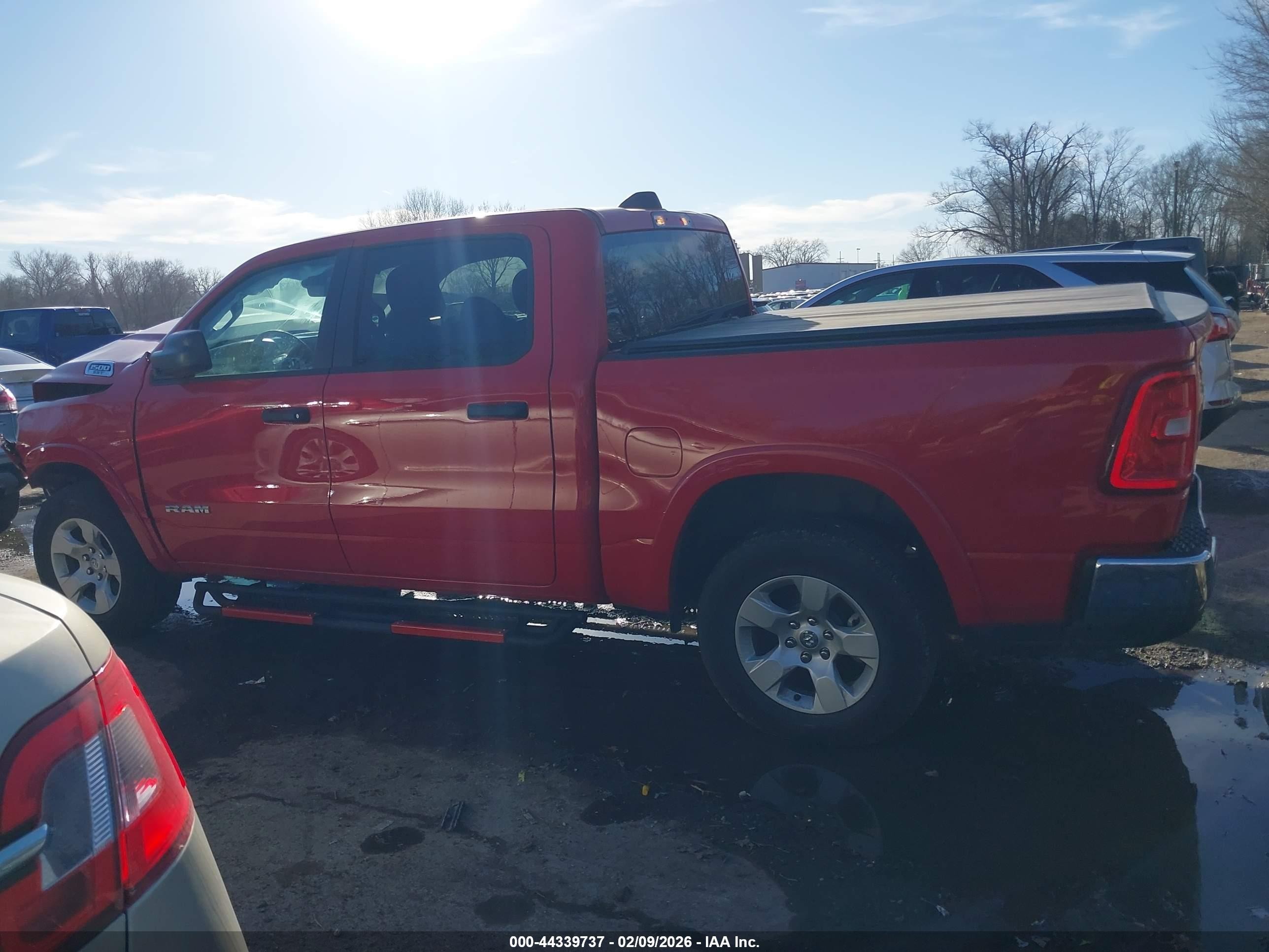 2025 Ram 1500   Red vin: 1C6SRFFP3SN688417
