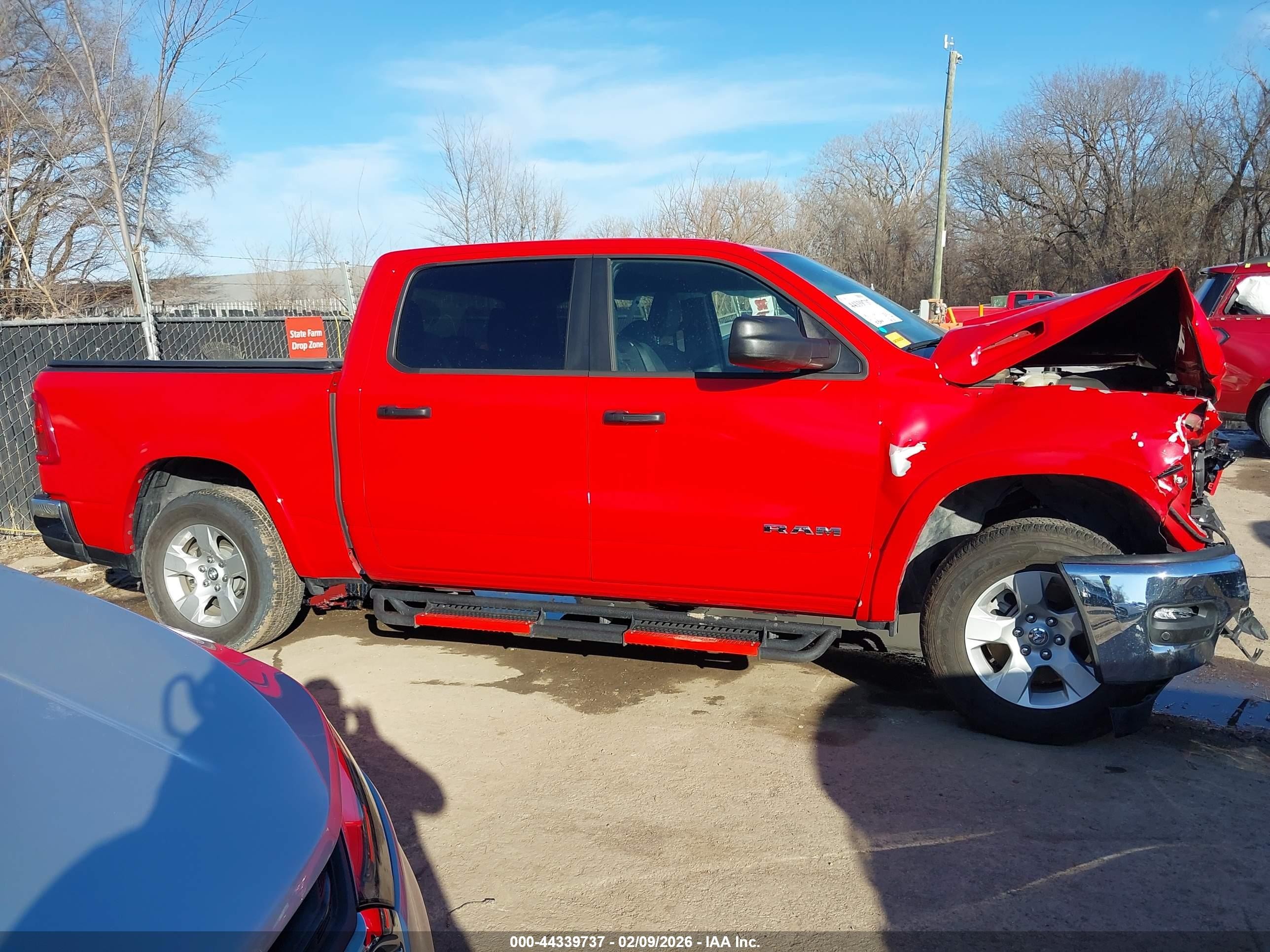 2025 Ram 1500   Red vin: 1C6SRFFP3SN688417
