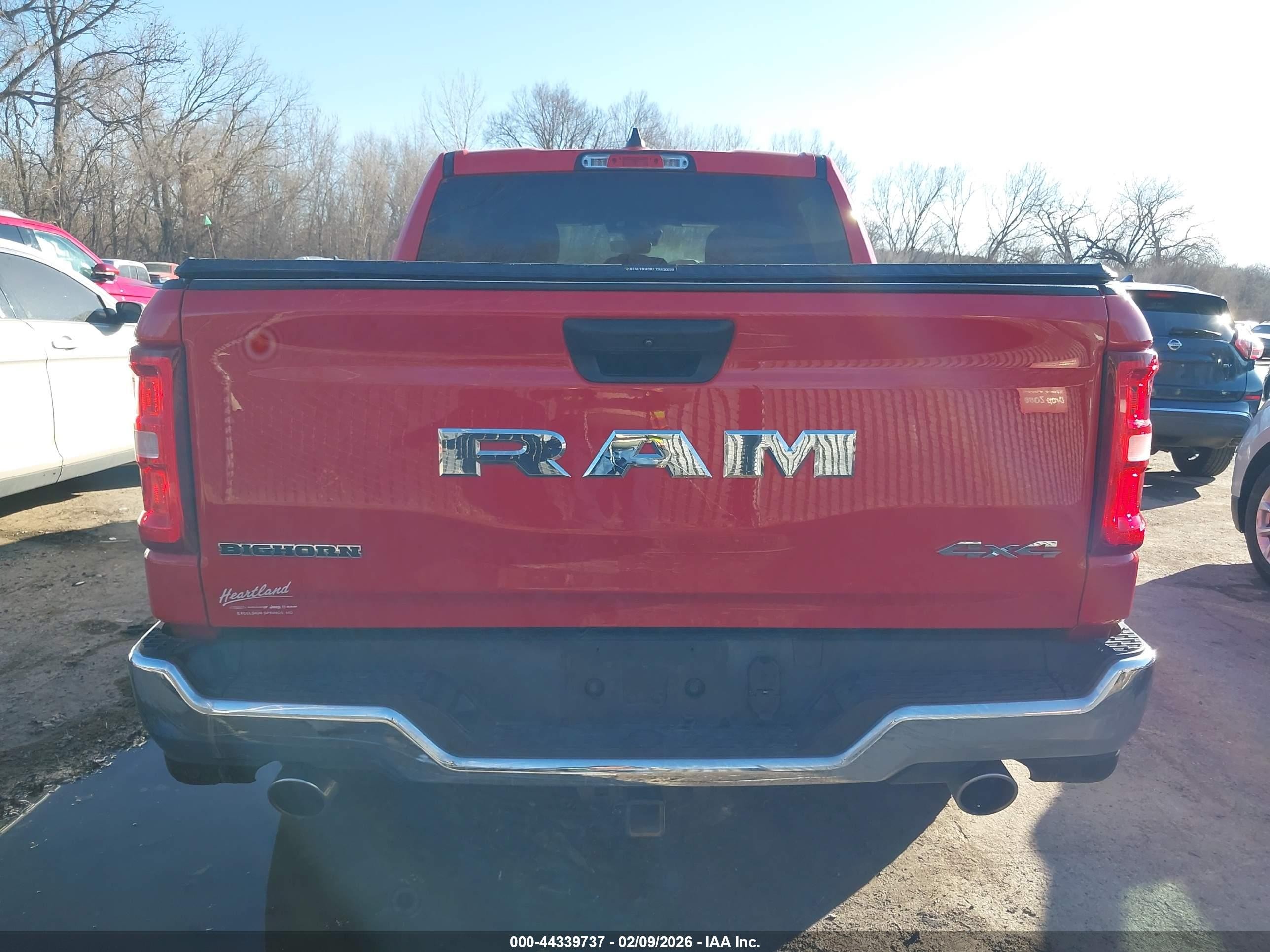 2025 Ram 1500   Red vin: 1C6SRFFP3SN688417