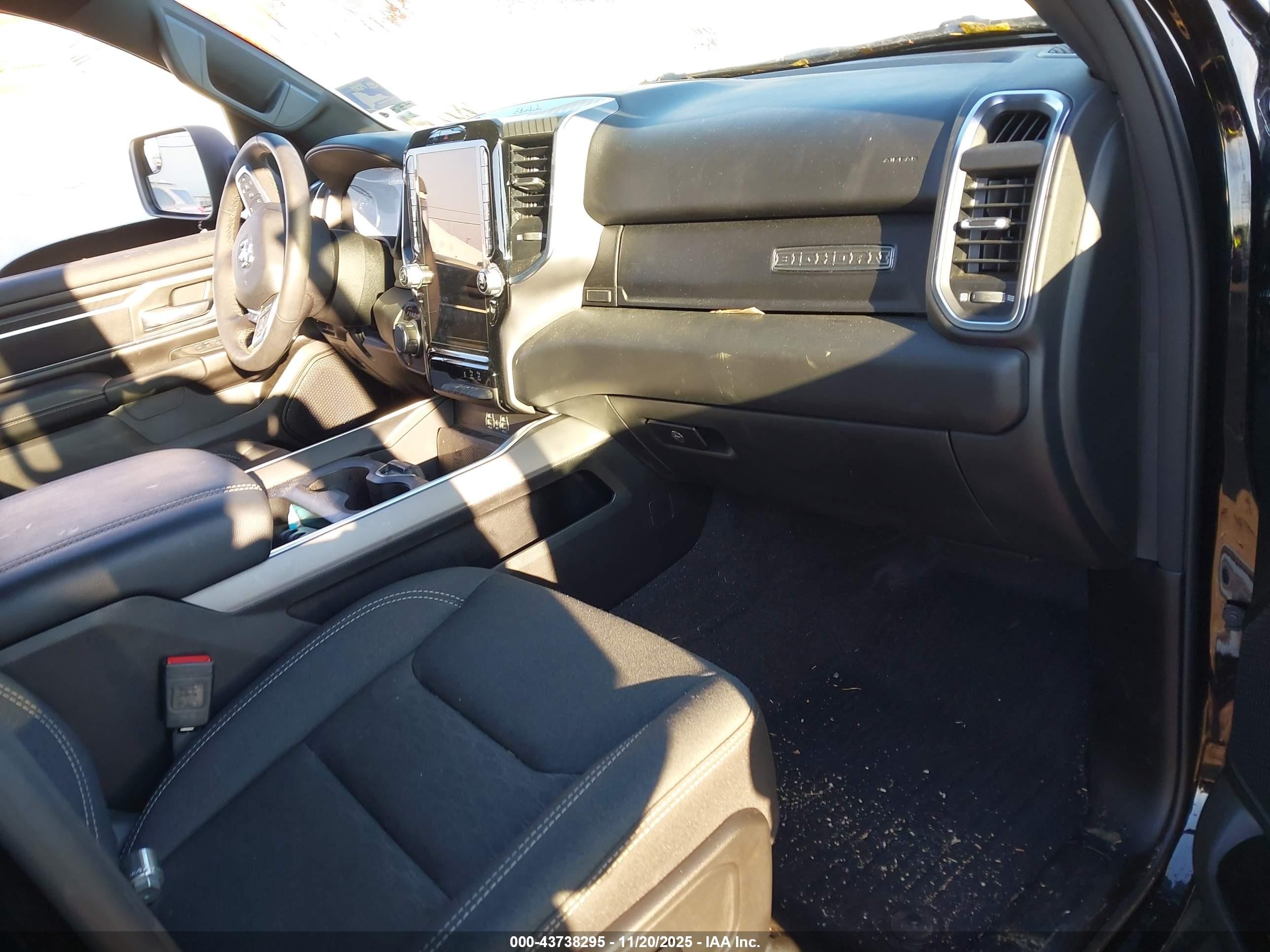 2025 Ram 1500 Big Horn  4x4 5'7 Box Black vin: 1C6SRFFP6SN605692
