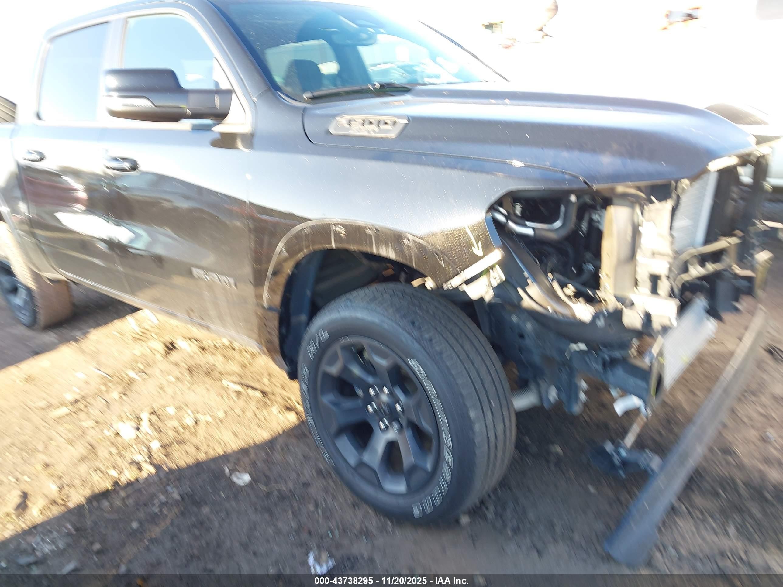 2025 Ram 1500 Big Horn  4x4 5'7 Box Black vin: 1C6SRFFP6SN605692