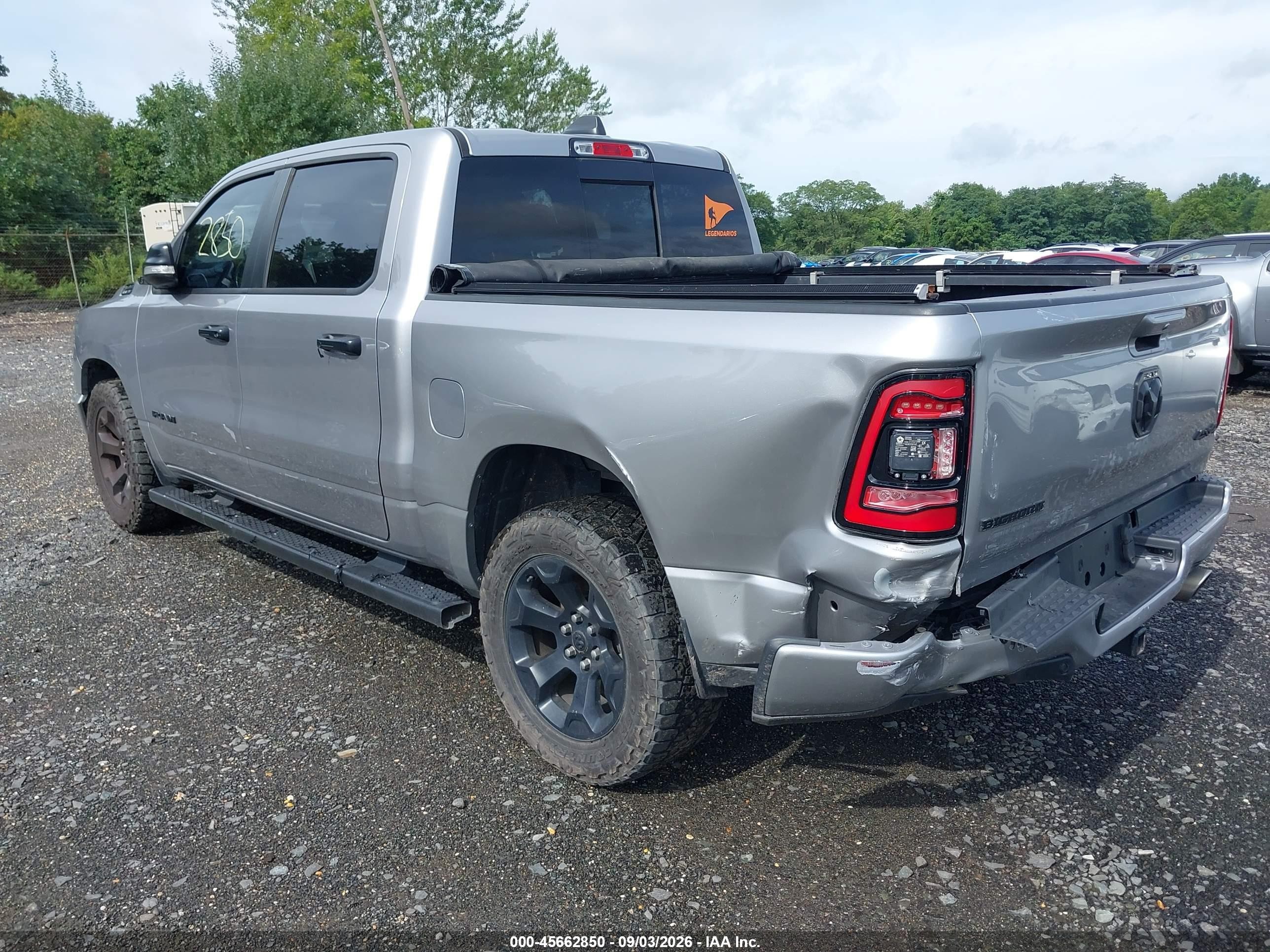 2019 Ram 1500 Big Horn/lone Star  4x4 5'7 Box Silver vin: 1C6SRFFT2KN511662