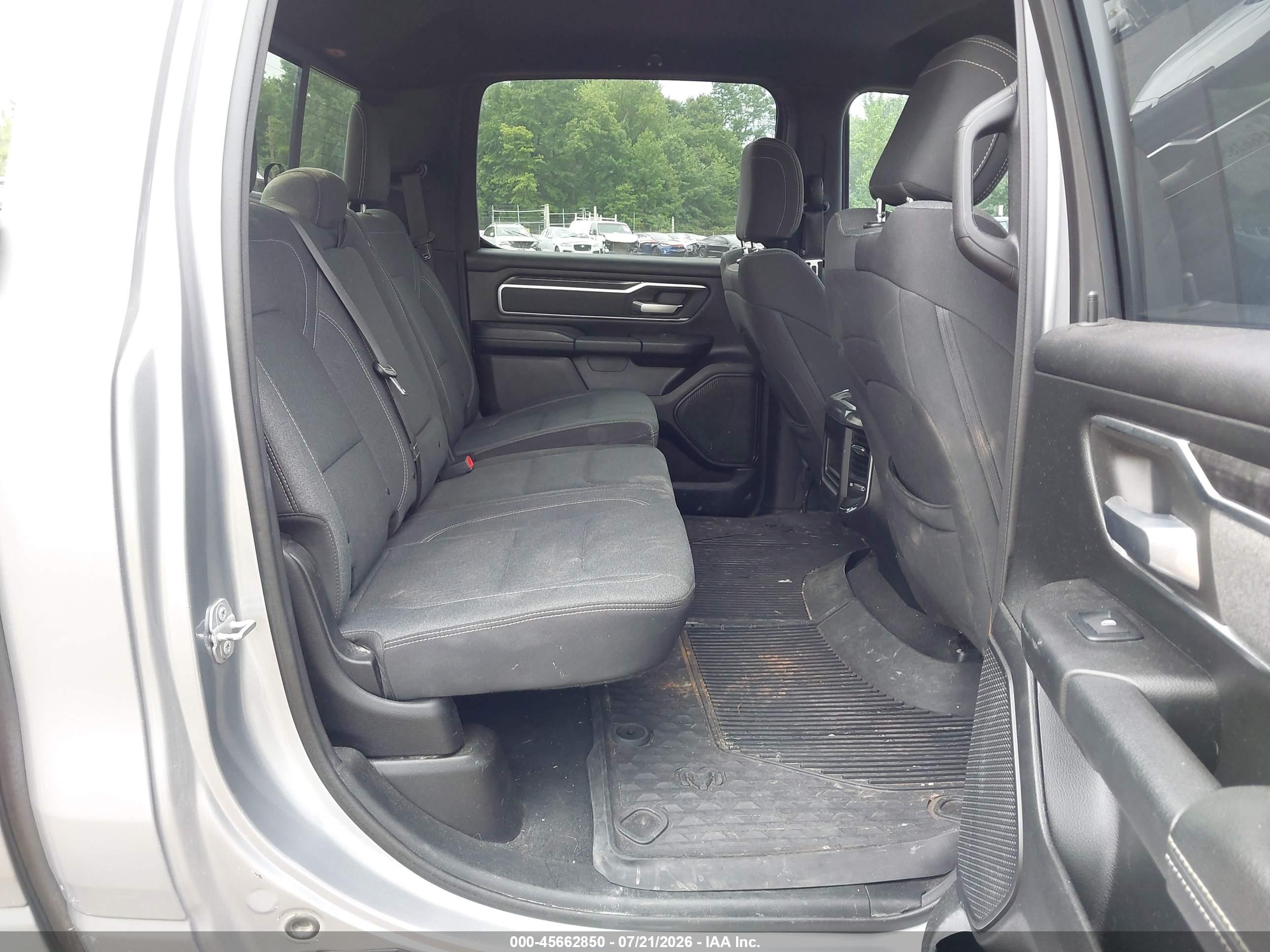 2019 Ram 1500 Big Horn/lone Star  4x4 5'7 Box Silver vin: 1C6SRFFT2KN511662