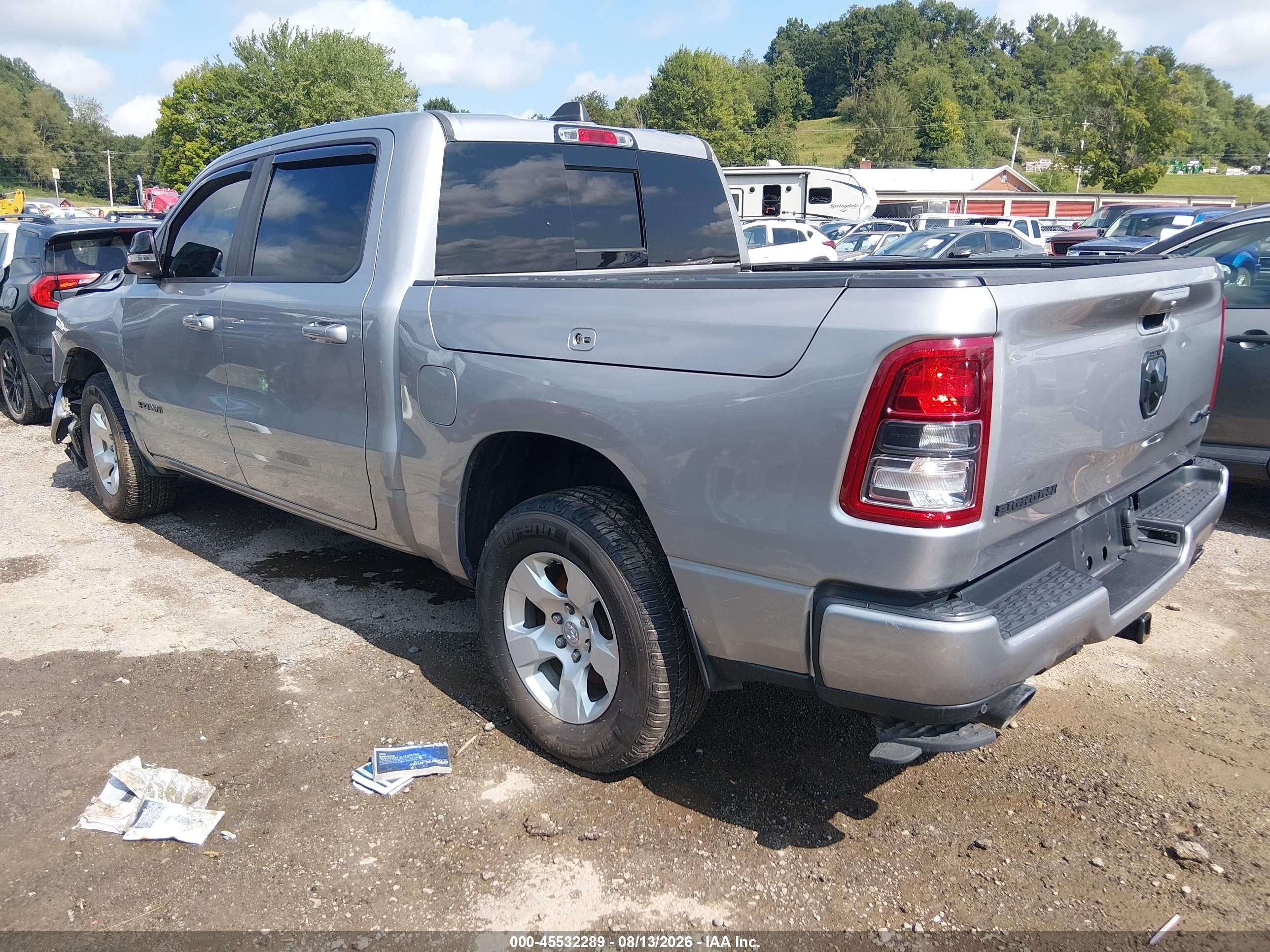 2021 Ram 1500 Big Horn  4x4 5'7 Box Серебряный vin: 1C6SRFFT2MN567023