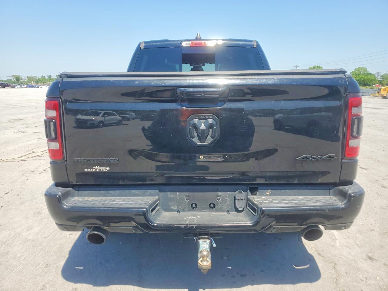 2021 Ram 1500 Черный vin: 1C6SRFFT4MN516722