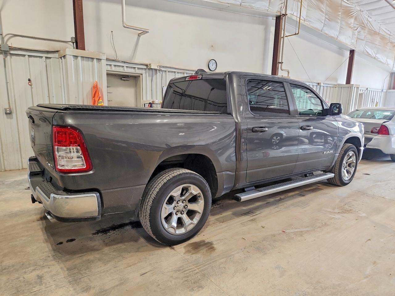 2021 Ram 1500 Big Horn Gray vin: 1C6SRFFT5MN787028