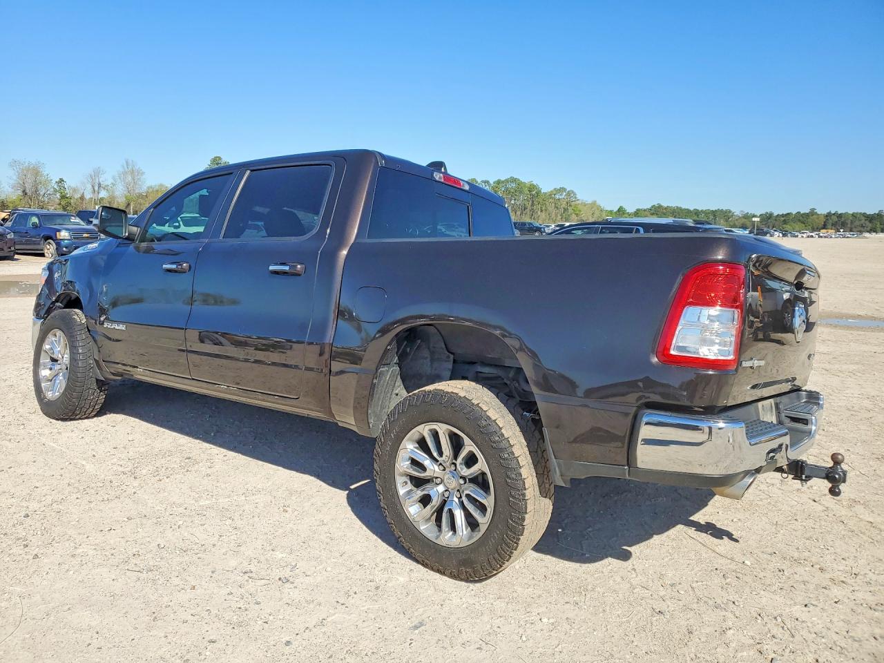 2019 Ram 1500 Big Horn Коричневый vin: 1C6SRFFT7KN747501
