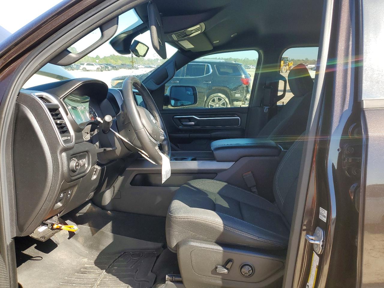 2019 Ram 1500 Big Horn Коричневый vin: 1C6SRFFT7KN747501