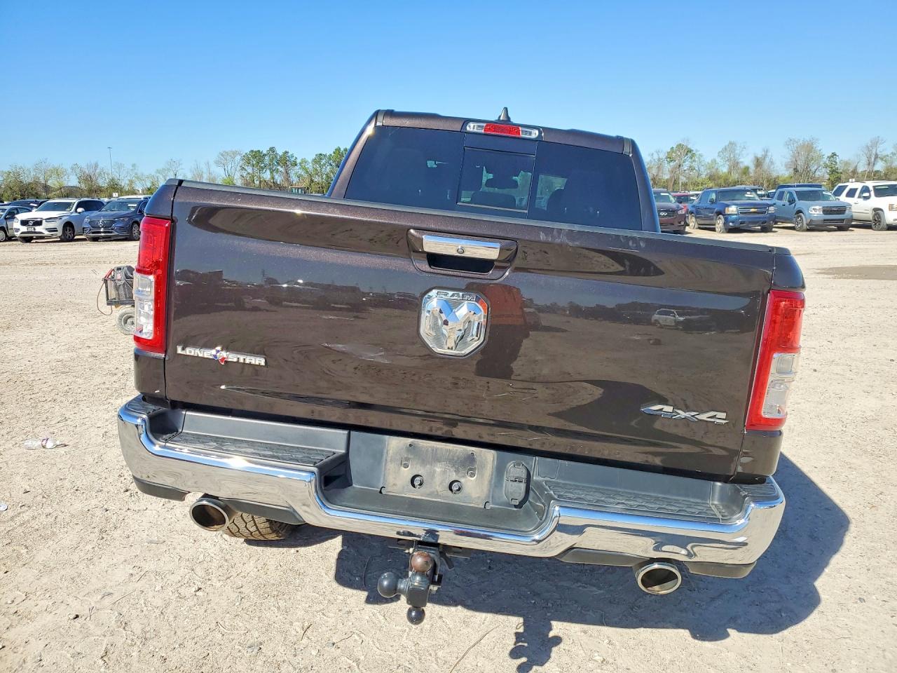 2019 Ram 1500 Big Horn Коричневый vin: 1C6SRFFT7KN747501