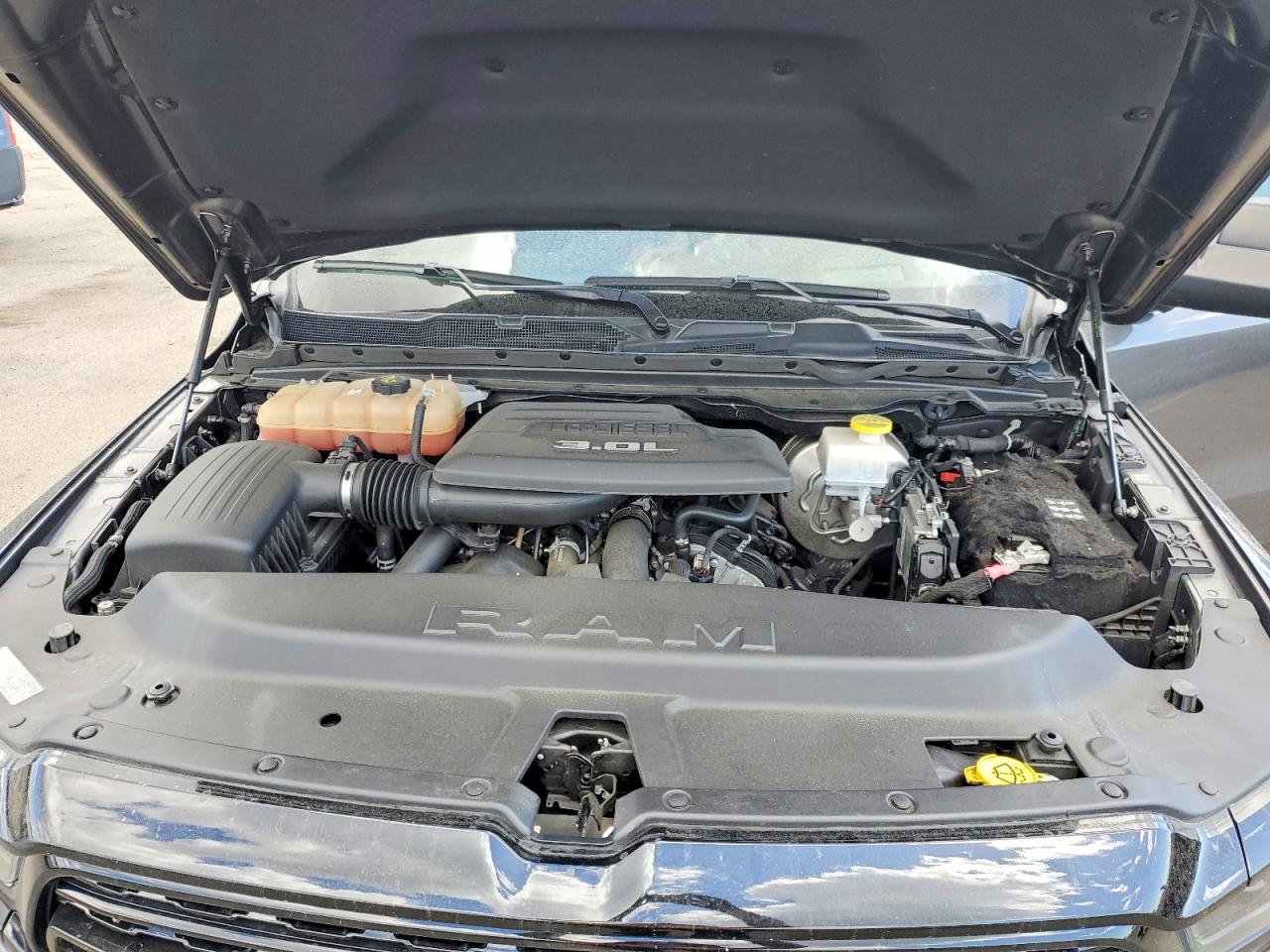 2022 Ram 1500 Limited Gray vin: 1C6SRFHM1NN264144