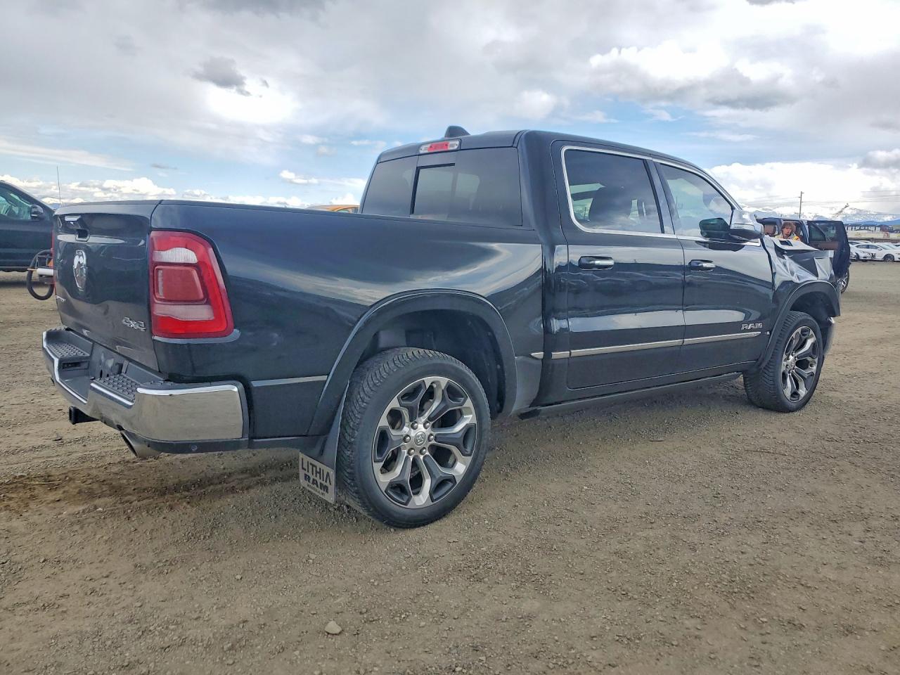 2019 Ram 1500 Limited Черный vin: 1C6SRFHT1KN761164