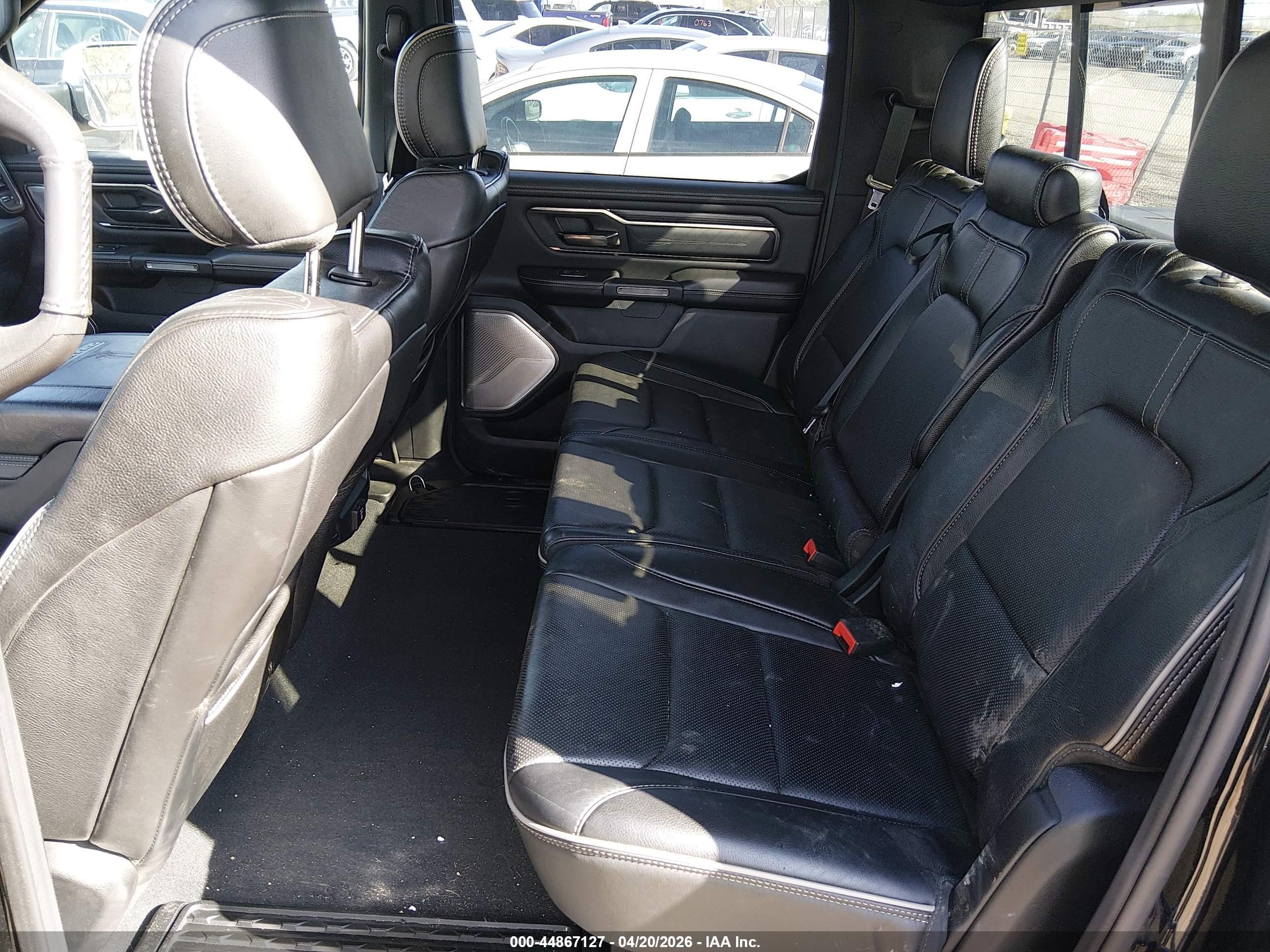2019 Ram 1500 Limited  4x4 5'7 Box Black vin: 1C6SRFHT3KN688346