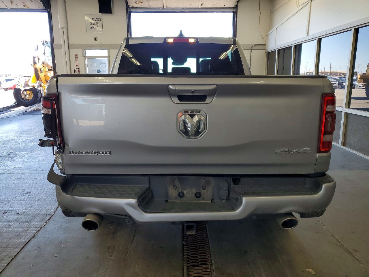 2021 Ram 1500 Laramie Silver vin: 1C6SRFJM1MN680607