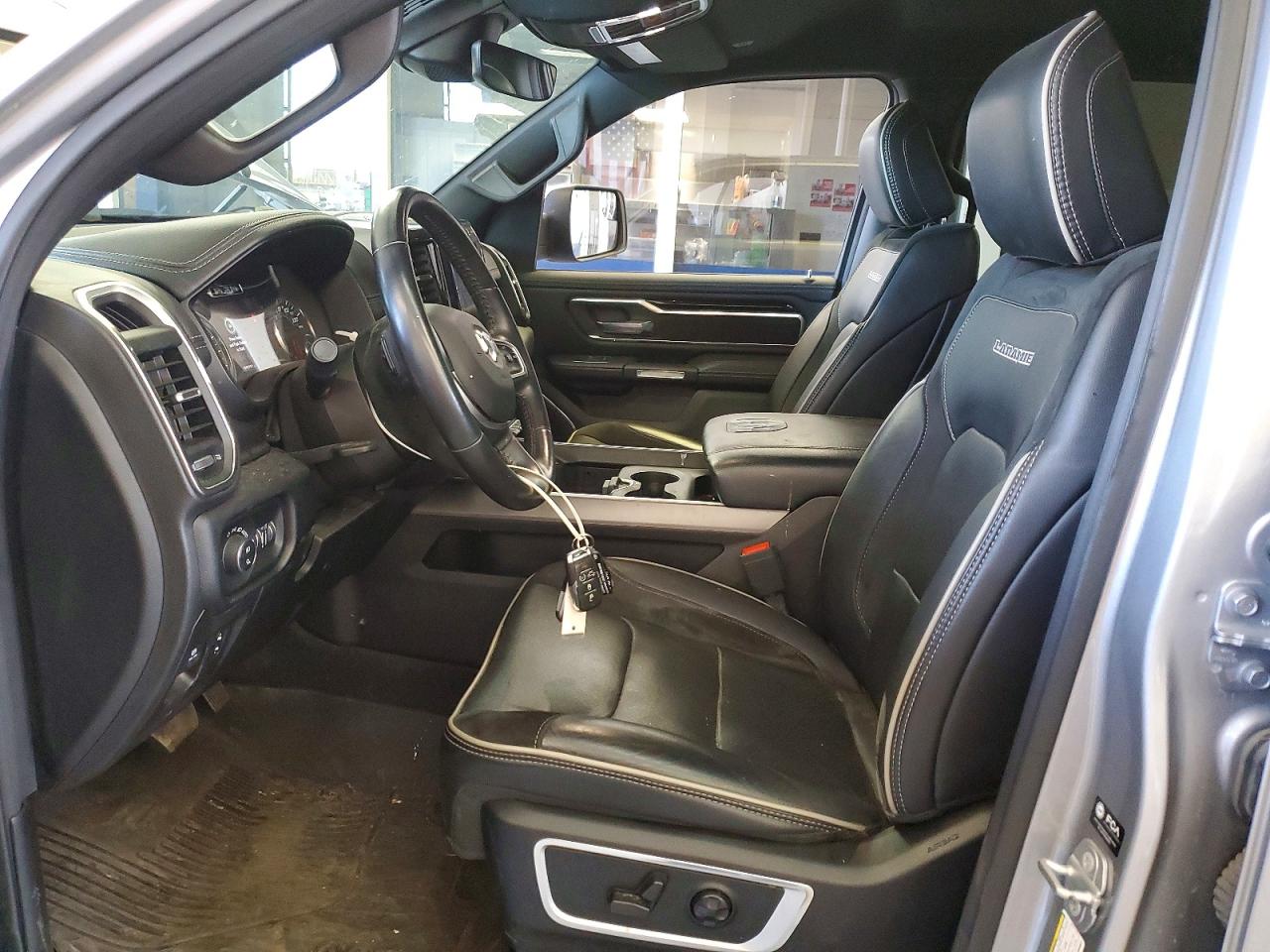 2021 Ram 1500 Laramie Silver vin: 1C6SRFJM1MN680607