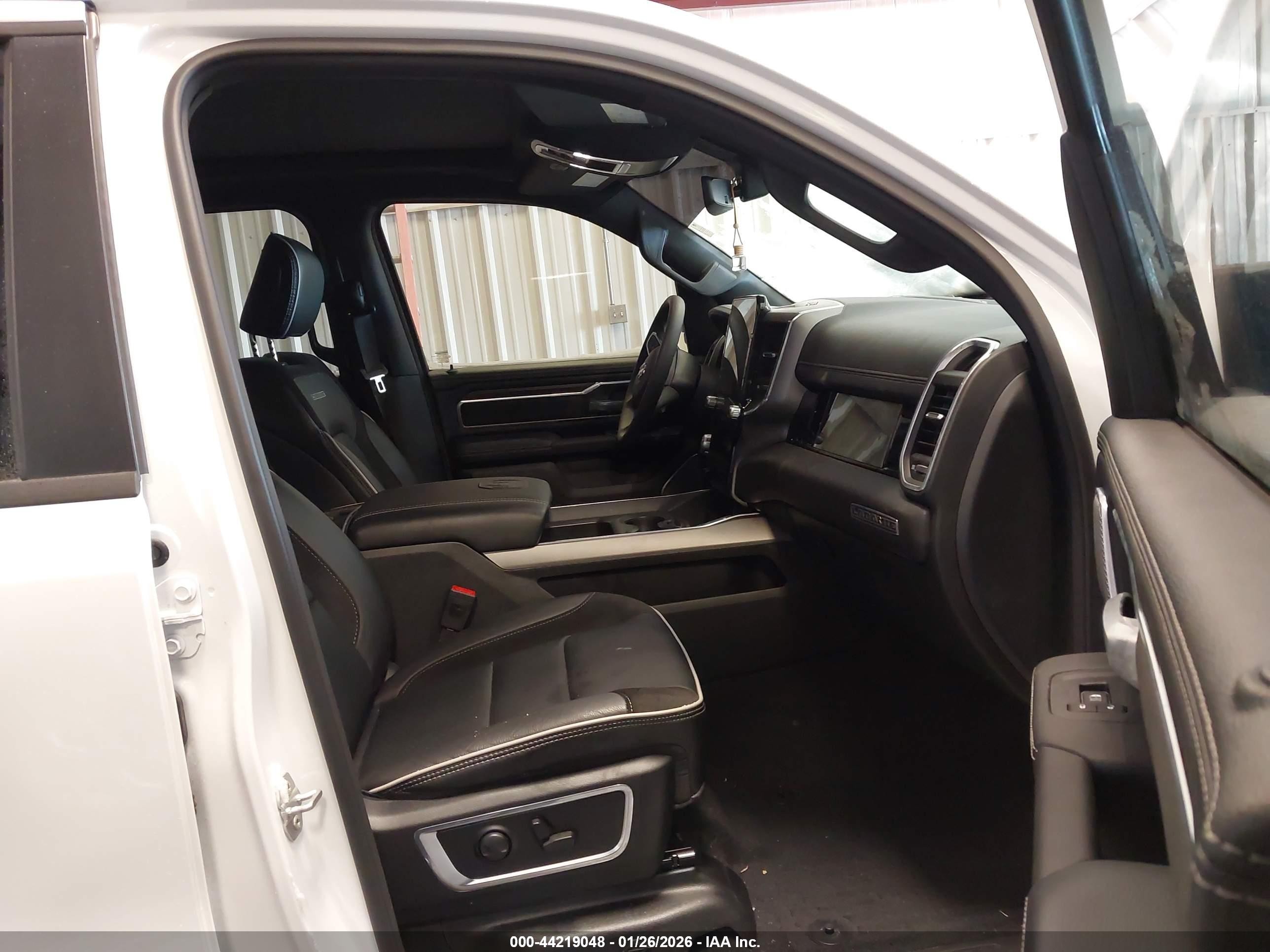 2025 Ram 1500 Laramie  4x4 5'7 Box White vin: 1C6SRFJP3SN775404