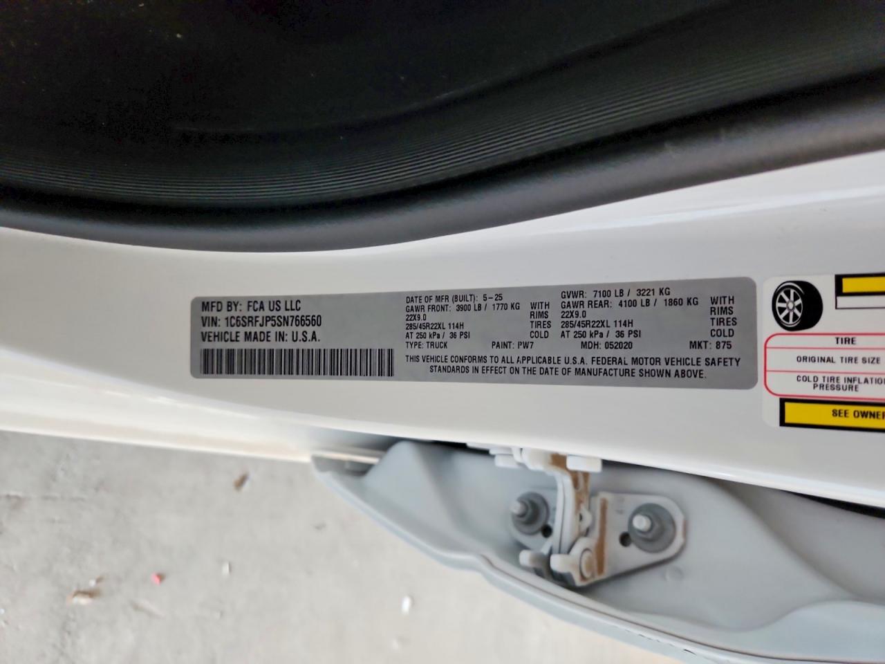 2025 Ram 1500 Laramie White vin: 1C6SRFJP5SN766560