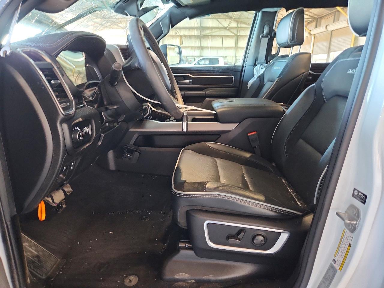 2025 Ram 1500 Laramie White vin: 1C6SRFJP5SN766560