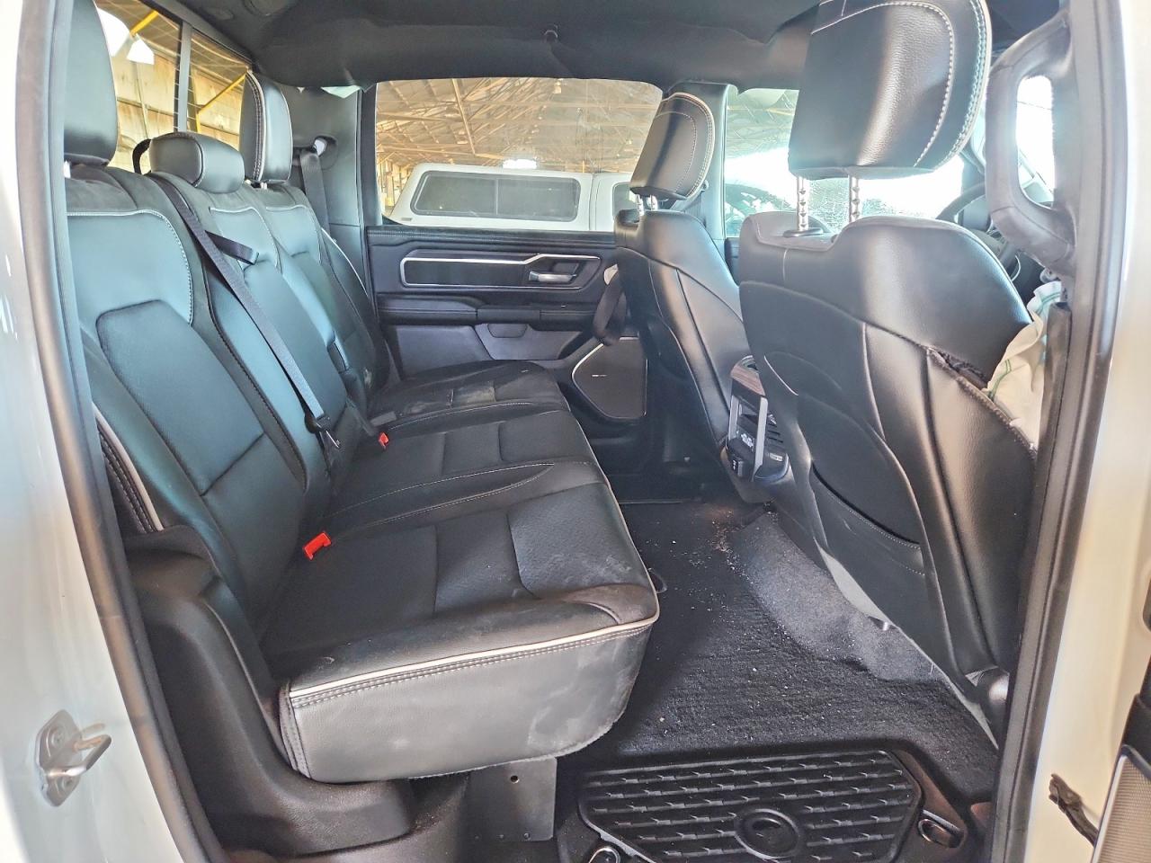 2025 Ram 1500 Laramie White vin: 1C6SRFJP5SN766560