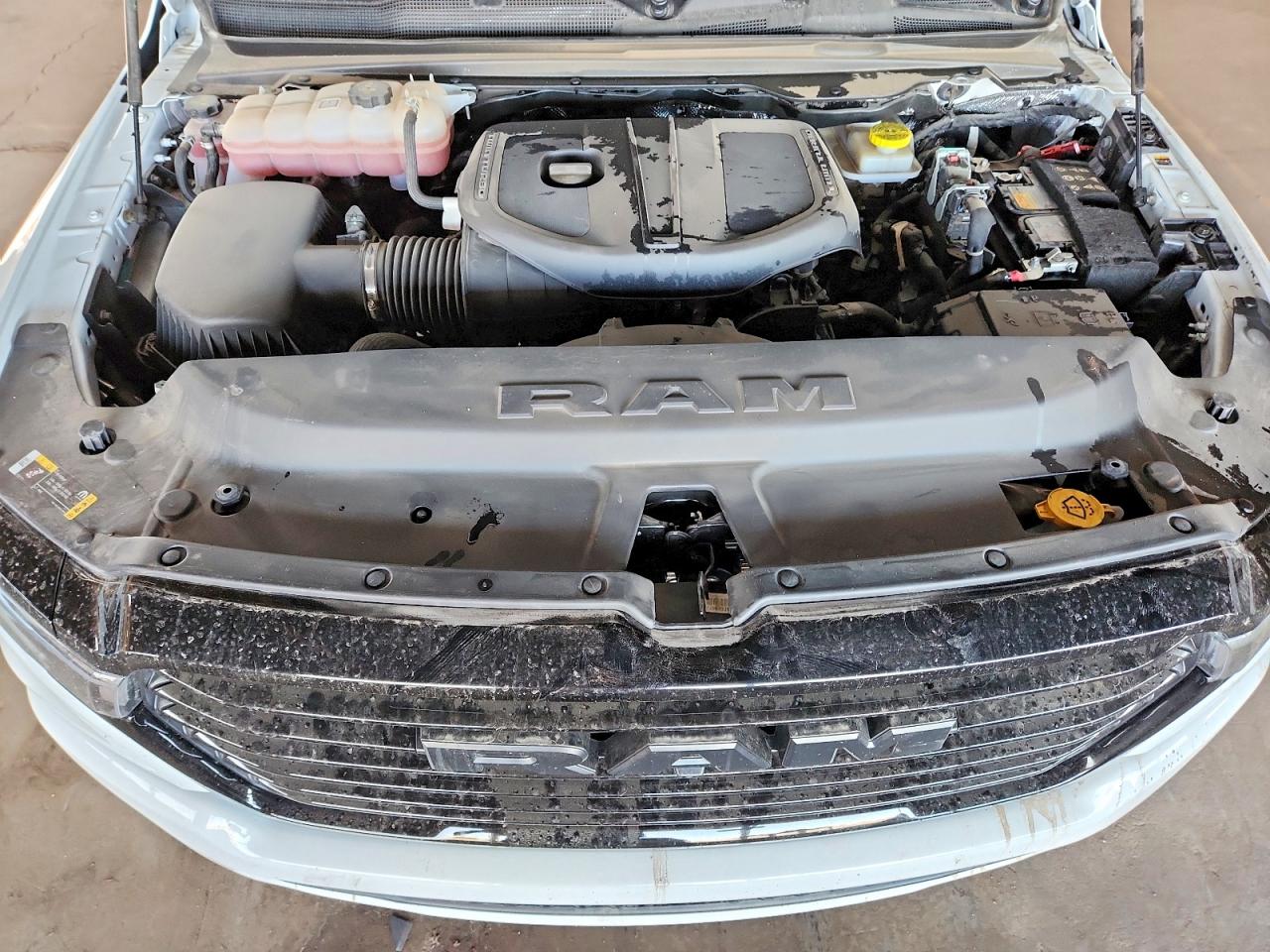 2025 Ram 1500 Laramie White vin: 1C6SRFJP5SN766560
