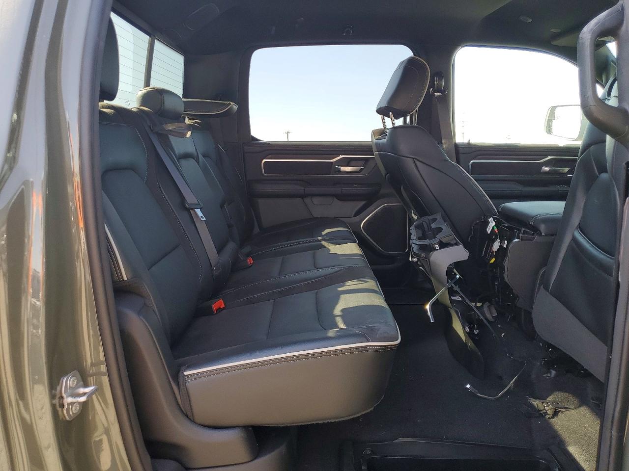 2026 Ram 1500 Laramie Green vin: 1C6SRFJP5TN281949
