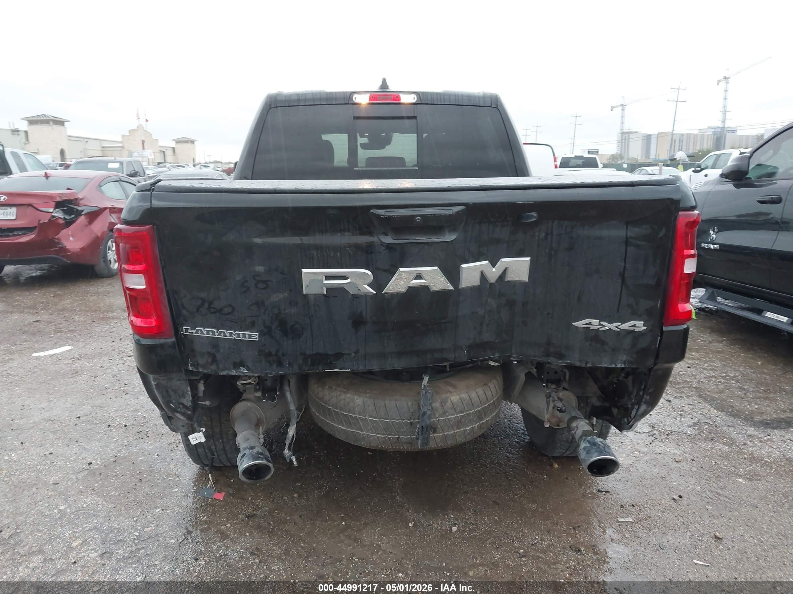 2025 Ram 1500 Laramie  4x4 5'7 Box Черный vin: 1C6SRFJP7SN529892