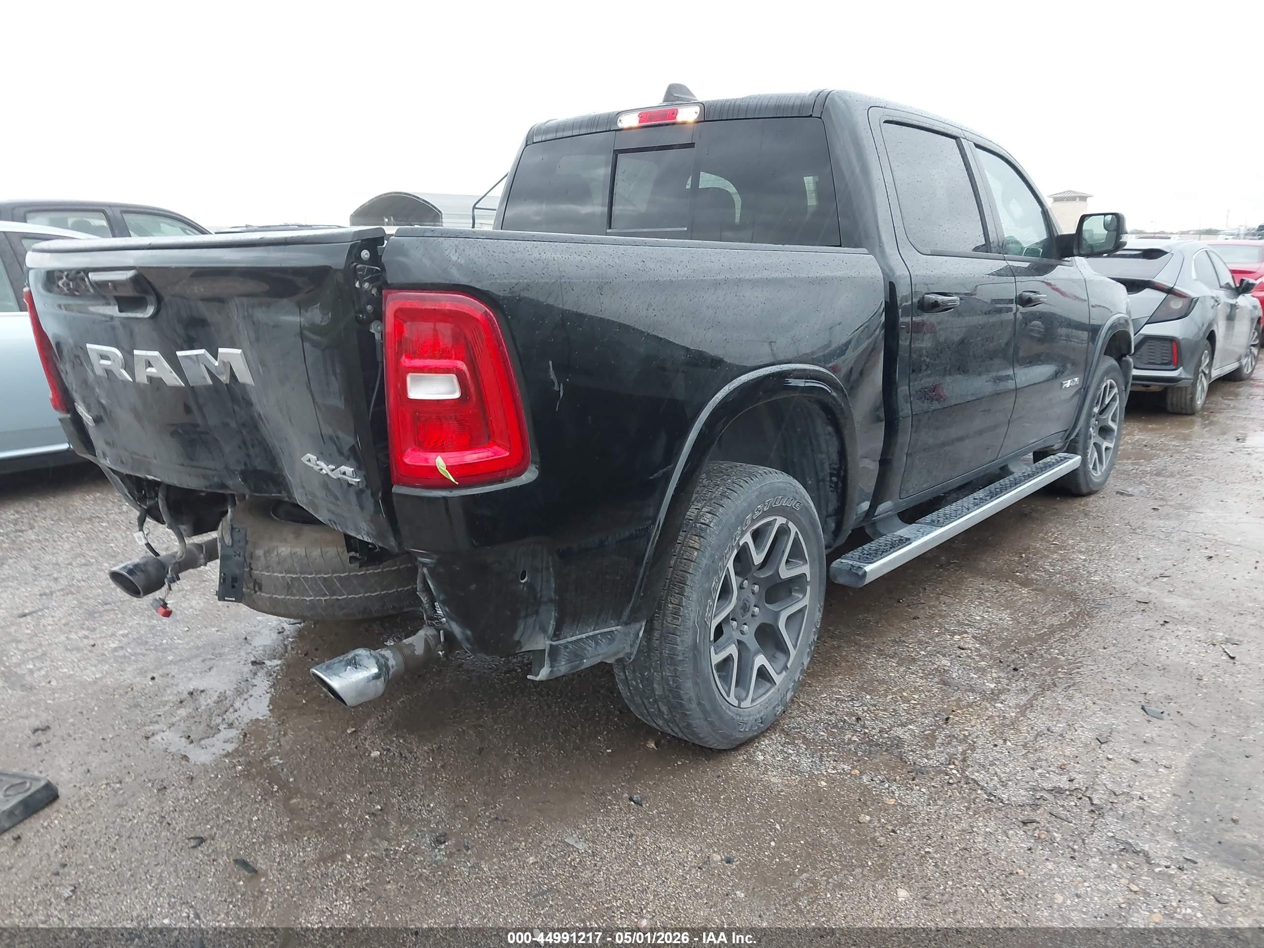 2025 Ram 1500 Laramie  4x4 5'7 Box Черный vin: 1C6SRFJP7SN529892