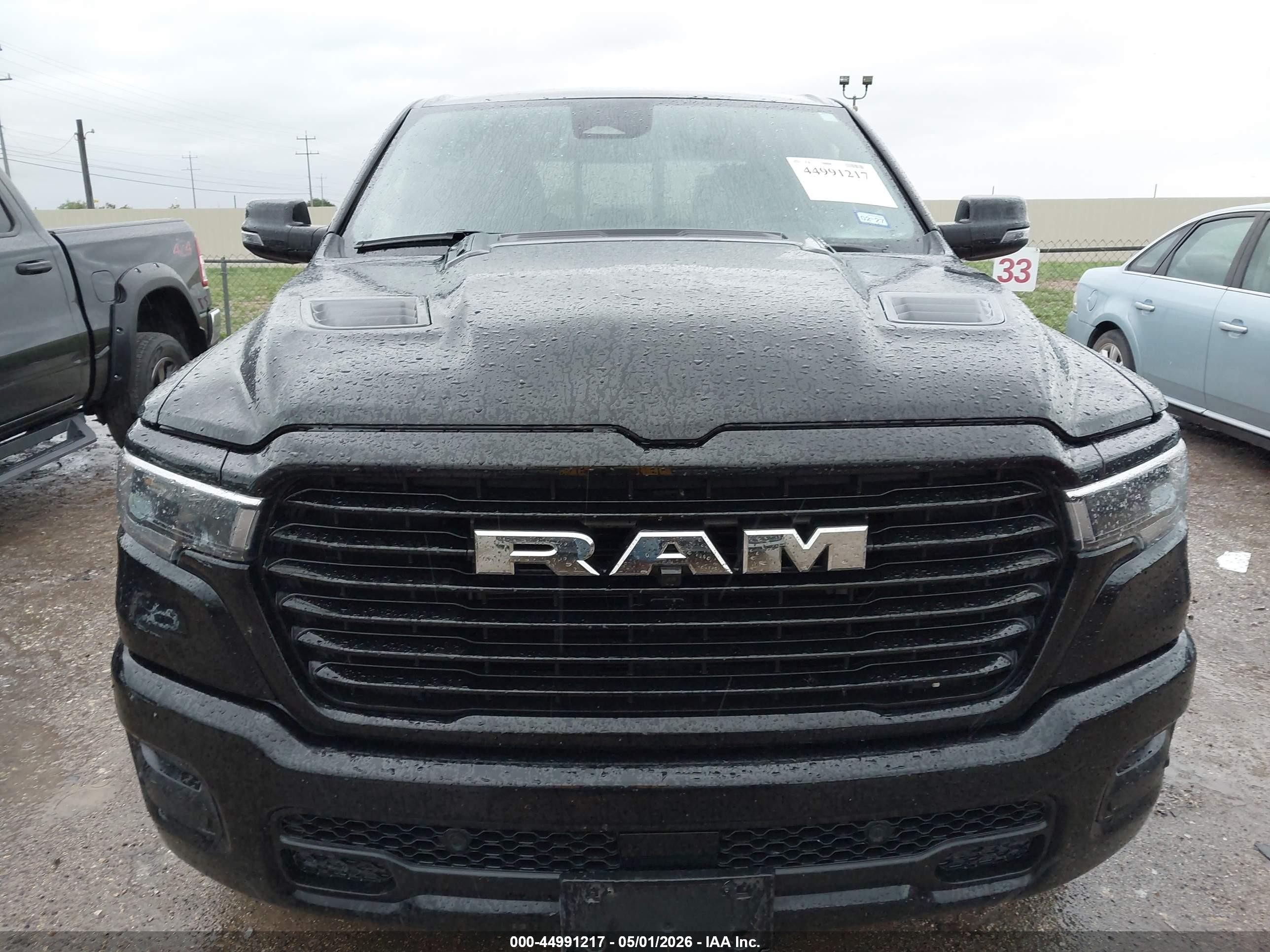 2025 Ram 1500 Laramie  4x4 5'7 Box Черный vin: 1C6SRFJP7SN529892