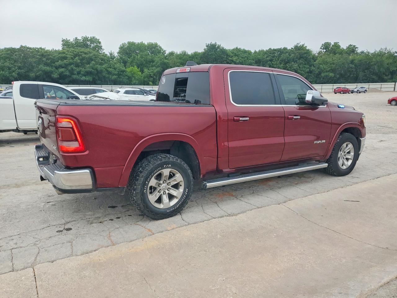 2019 Ram 1500 Laramie Burgundy vin: 1C6SRFJT2KN694519