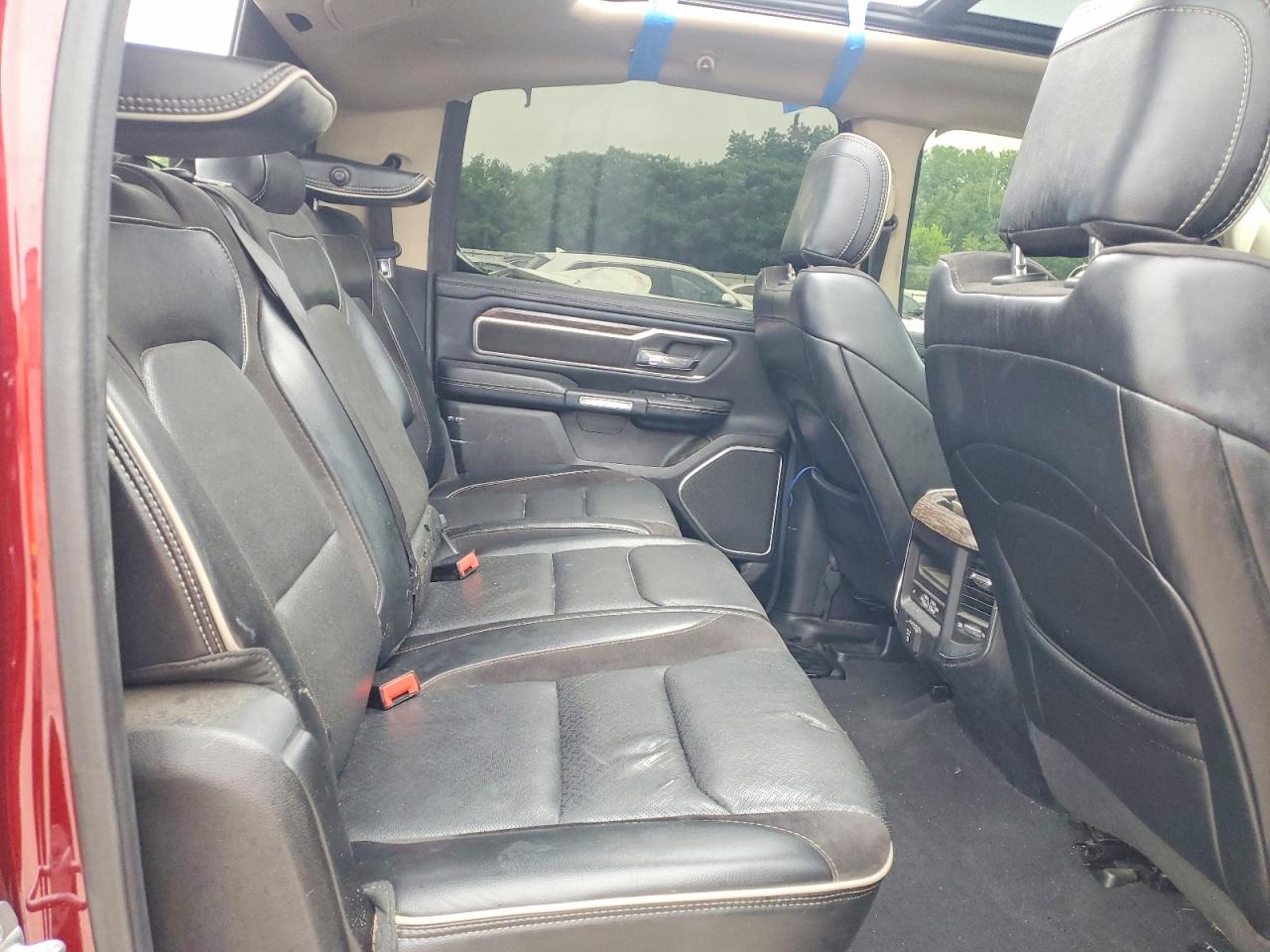 2019 Ram 1500 Laramie Burgundy vin: 1C6SRFJT2KN694519