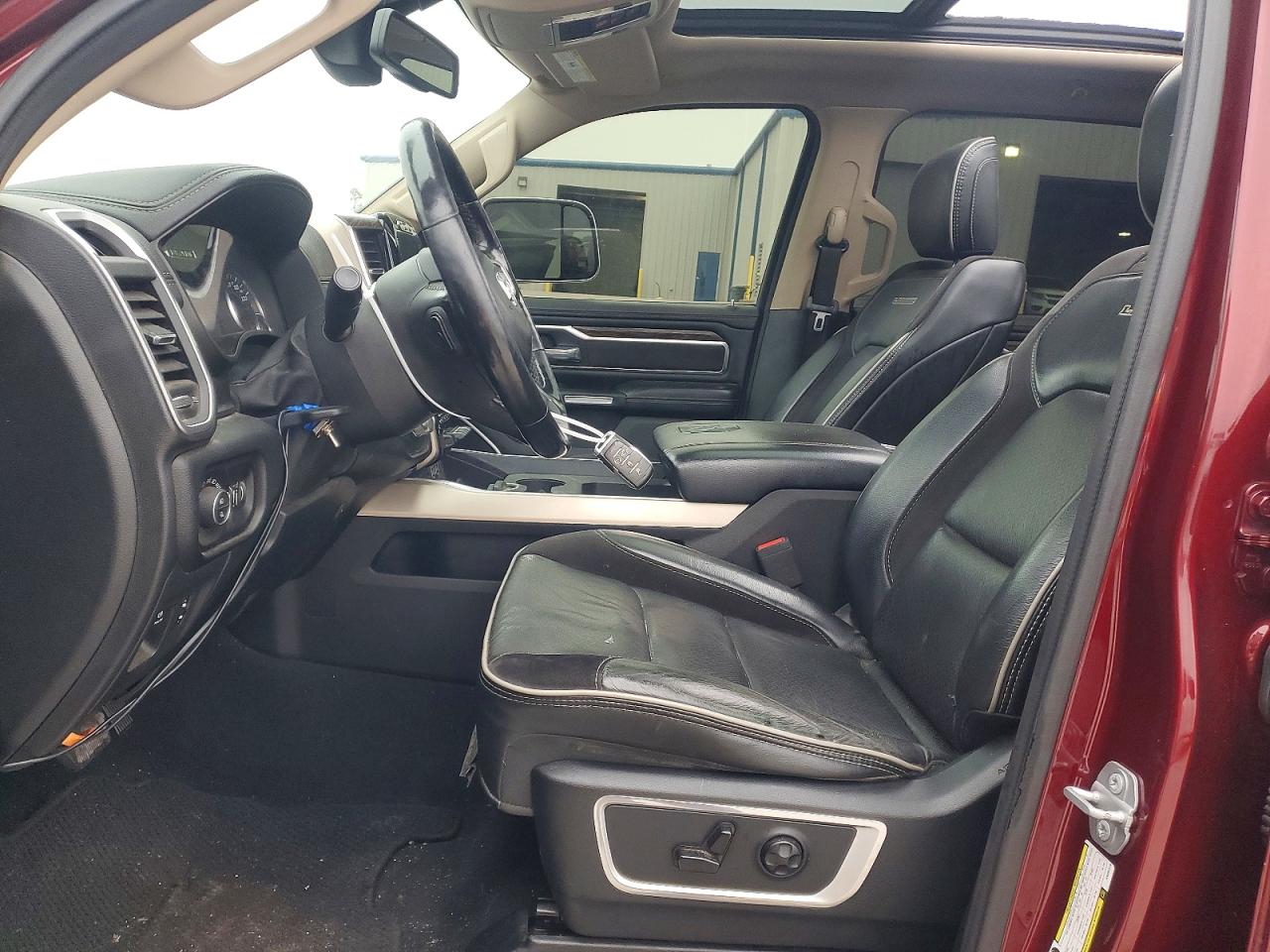 2019 Ram 1500 Laramie Burgundy vin: 1C6SRFJT2KN694519