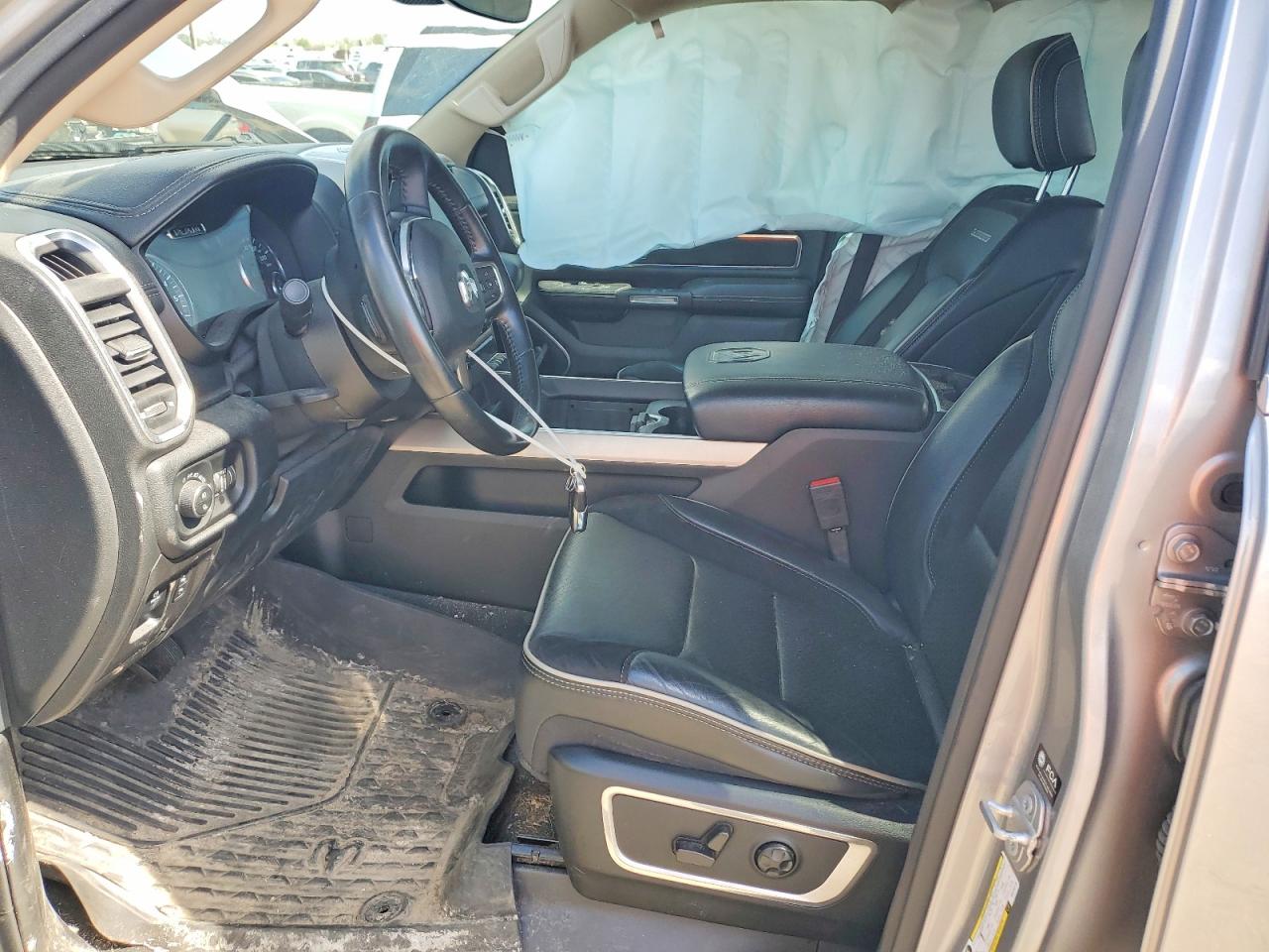 2021 Ram 1500 Laramie Silver vin: 1C6SRFJT2MN735718