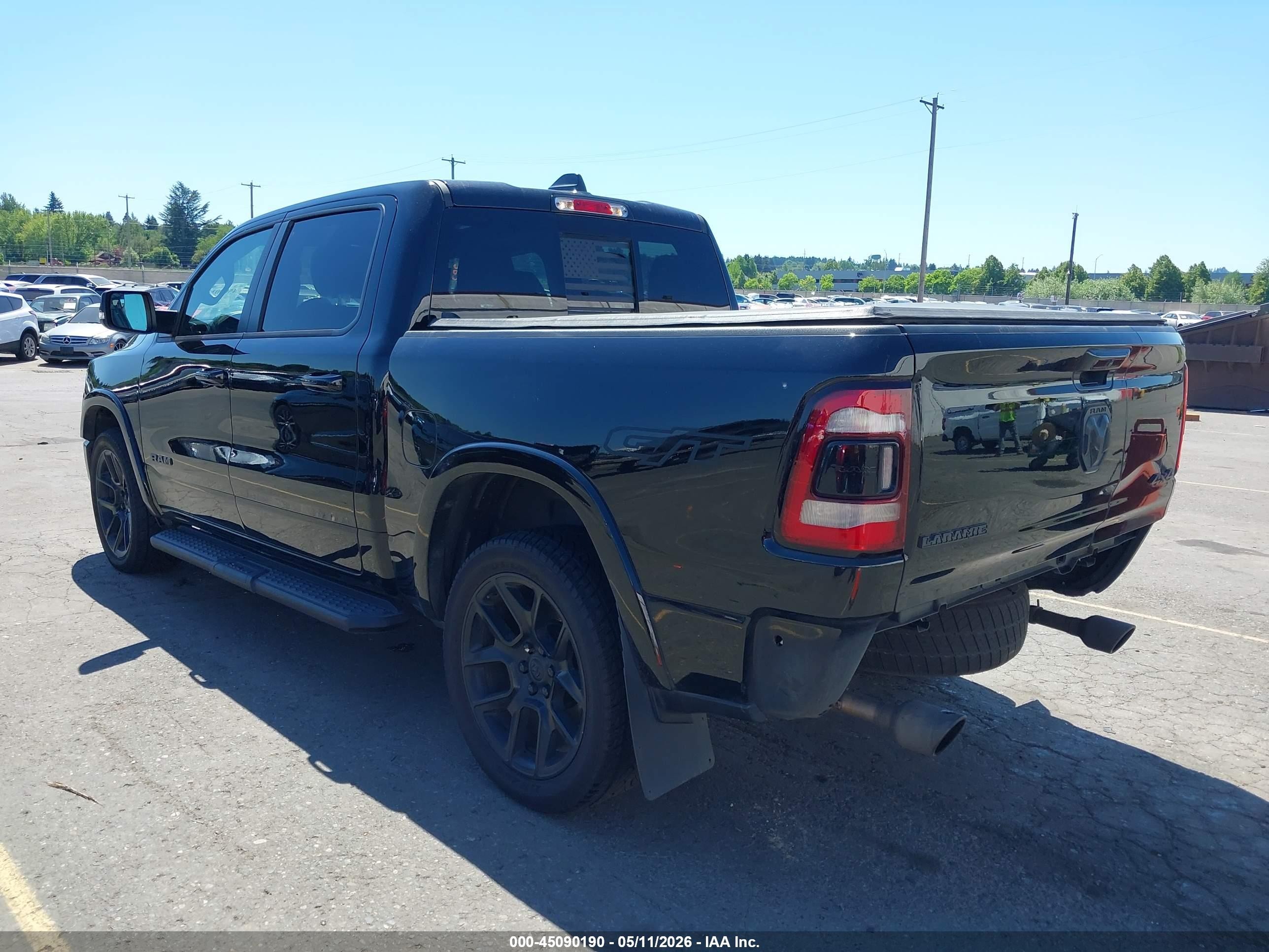 2022 Ram 1500 Laramie  4x4 5'7 Box Black vin: 1C6SRFJT2NN344666