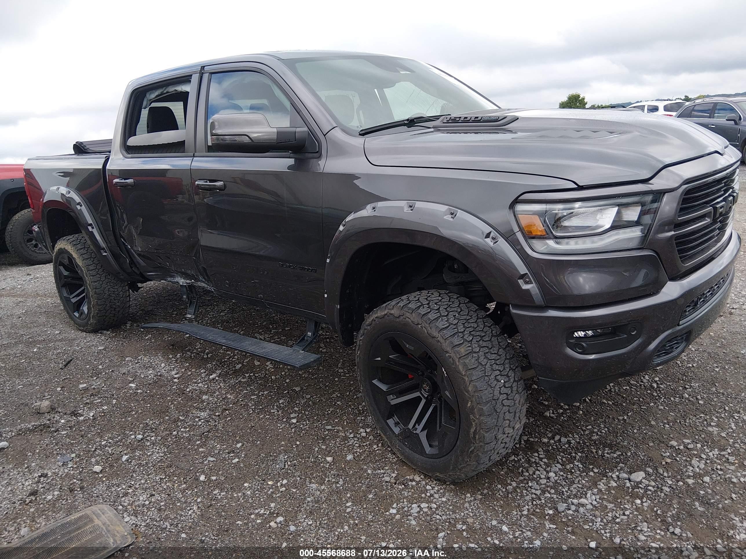 2024 Ram 1500 Laramie  4x4 5'7 Box Black vin: 1C6SRFJT2RN227224