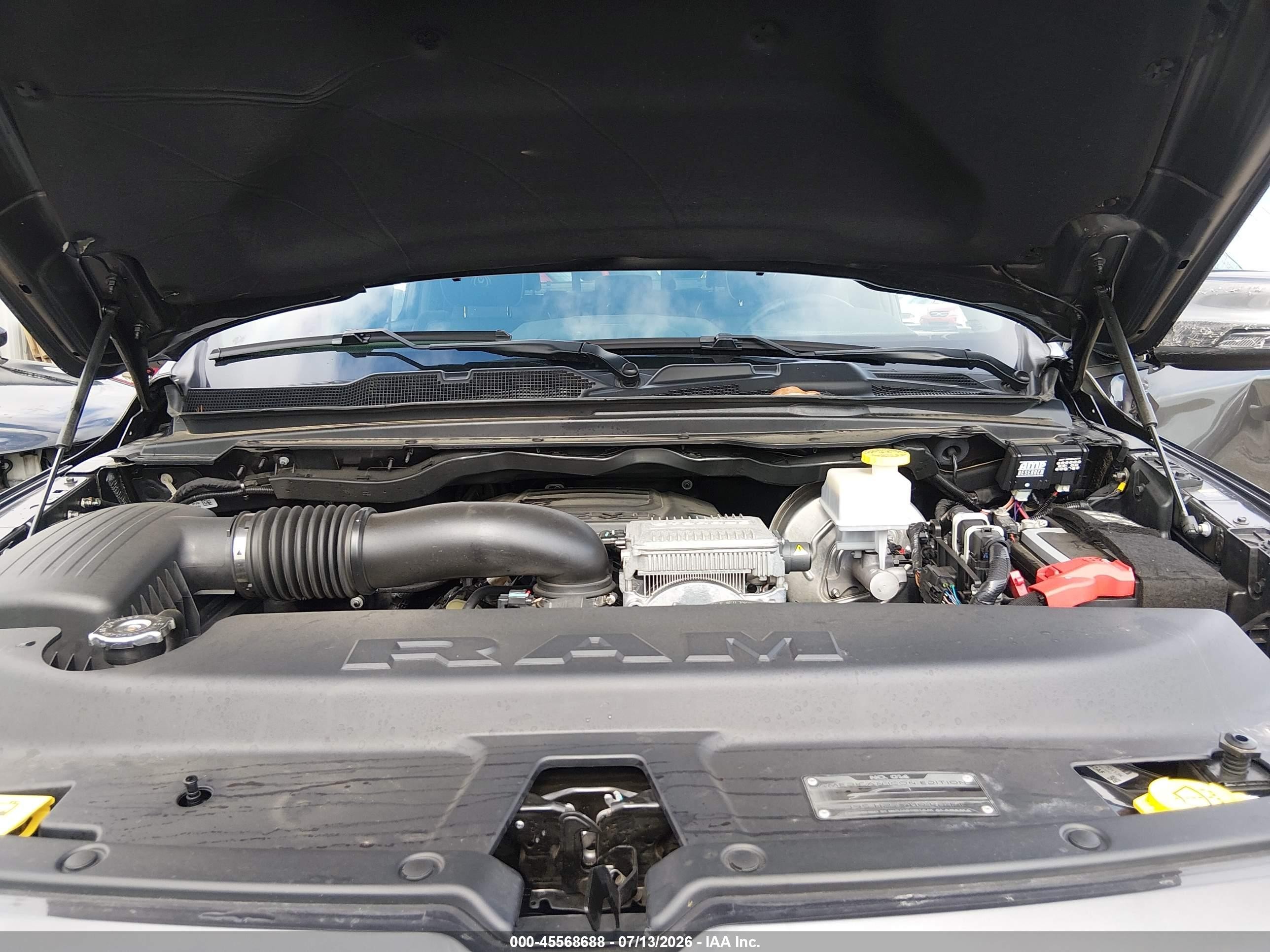 2024 Ram 1500 Laramie  4x4 5'7 Box Черный vin: 1C6SRFJT2RN227224
